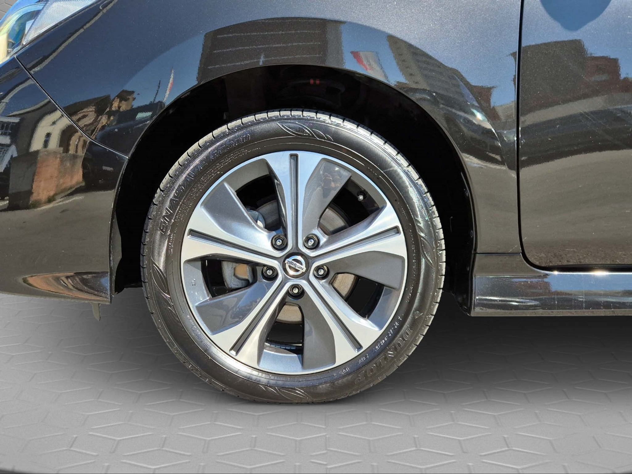 listing desktop thumbnail image 5