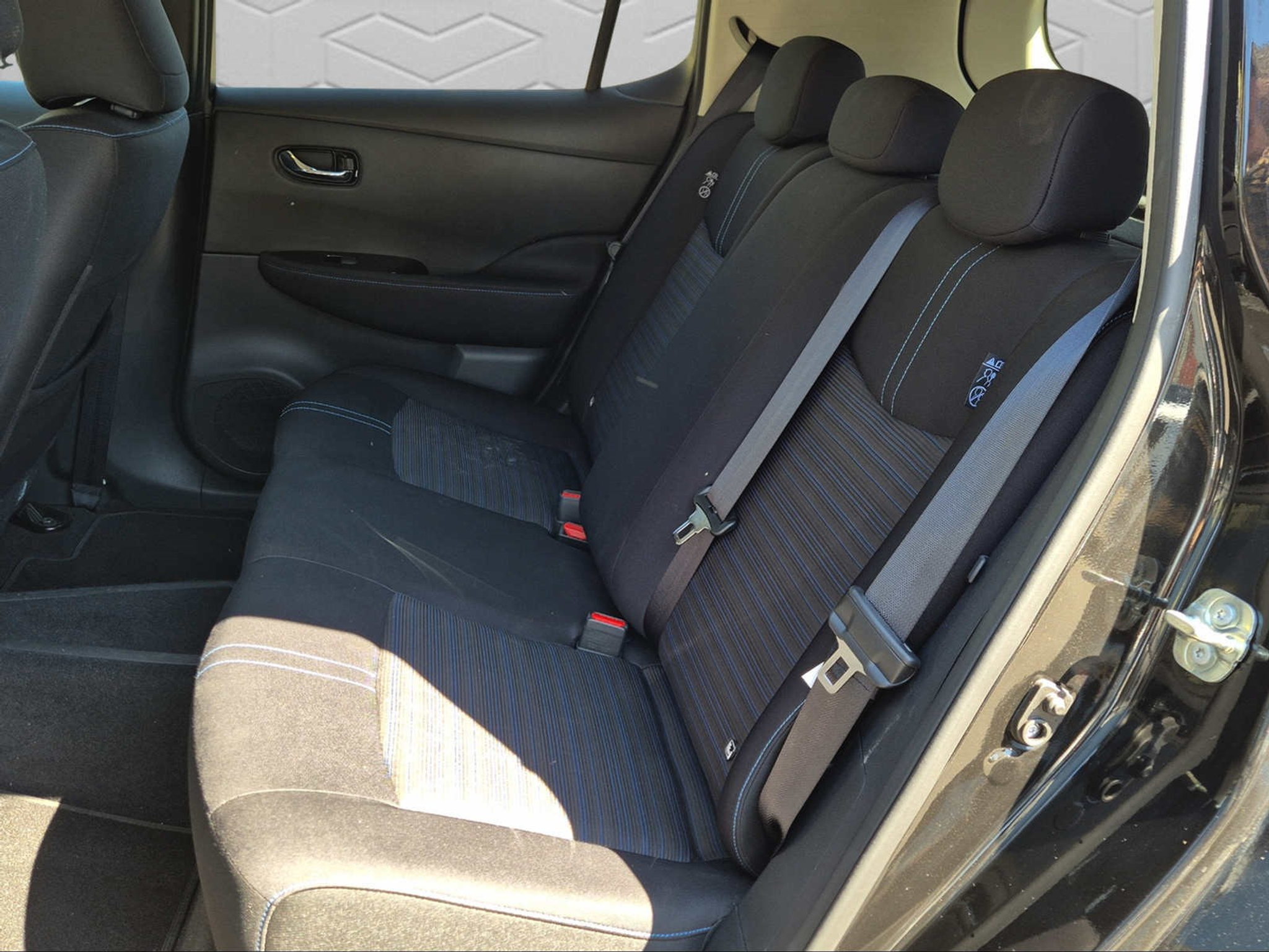 listing desktop thumbnail image 12