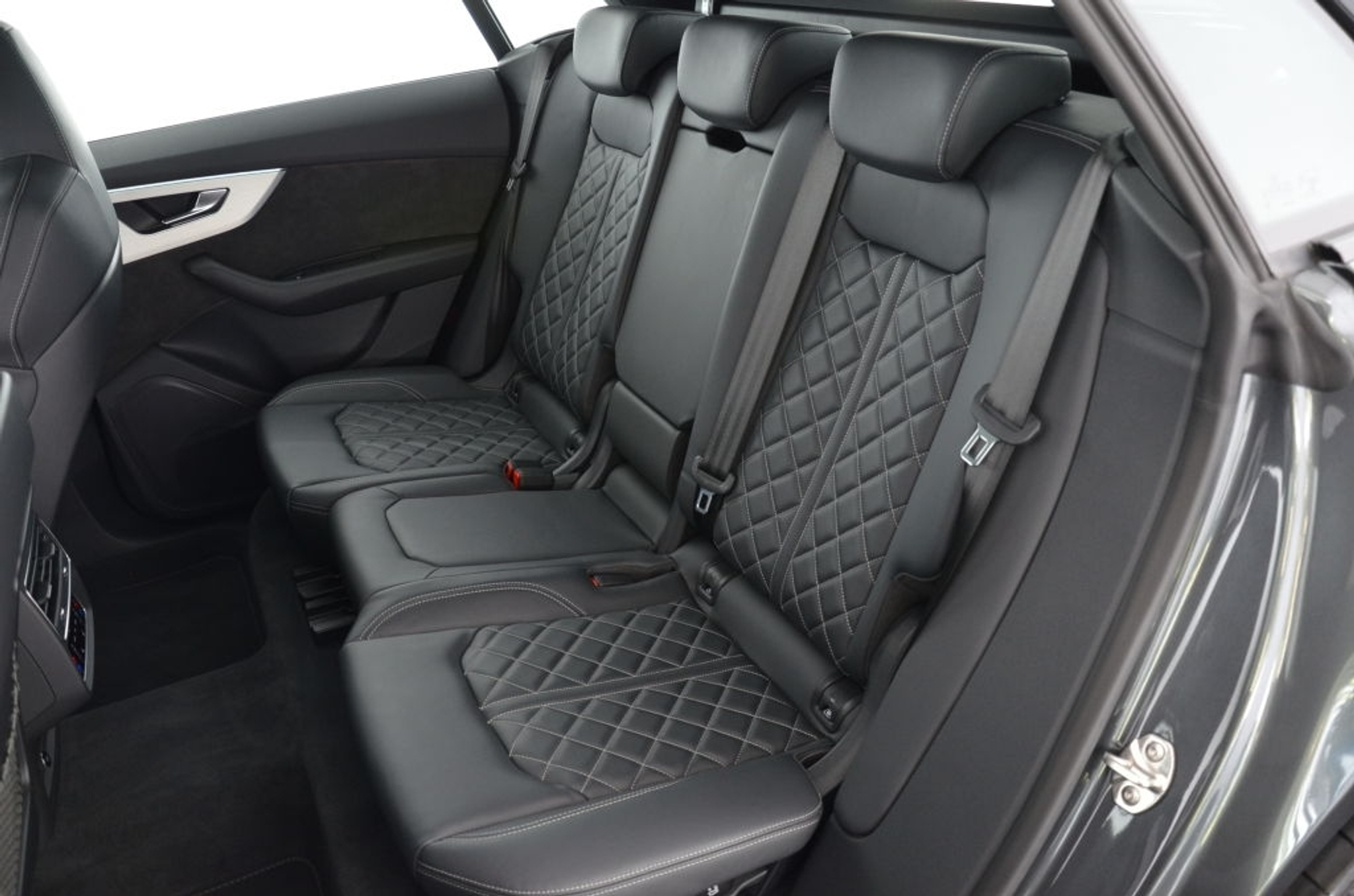 listing desktop thumbnail image 15