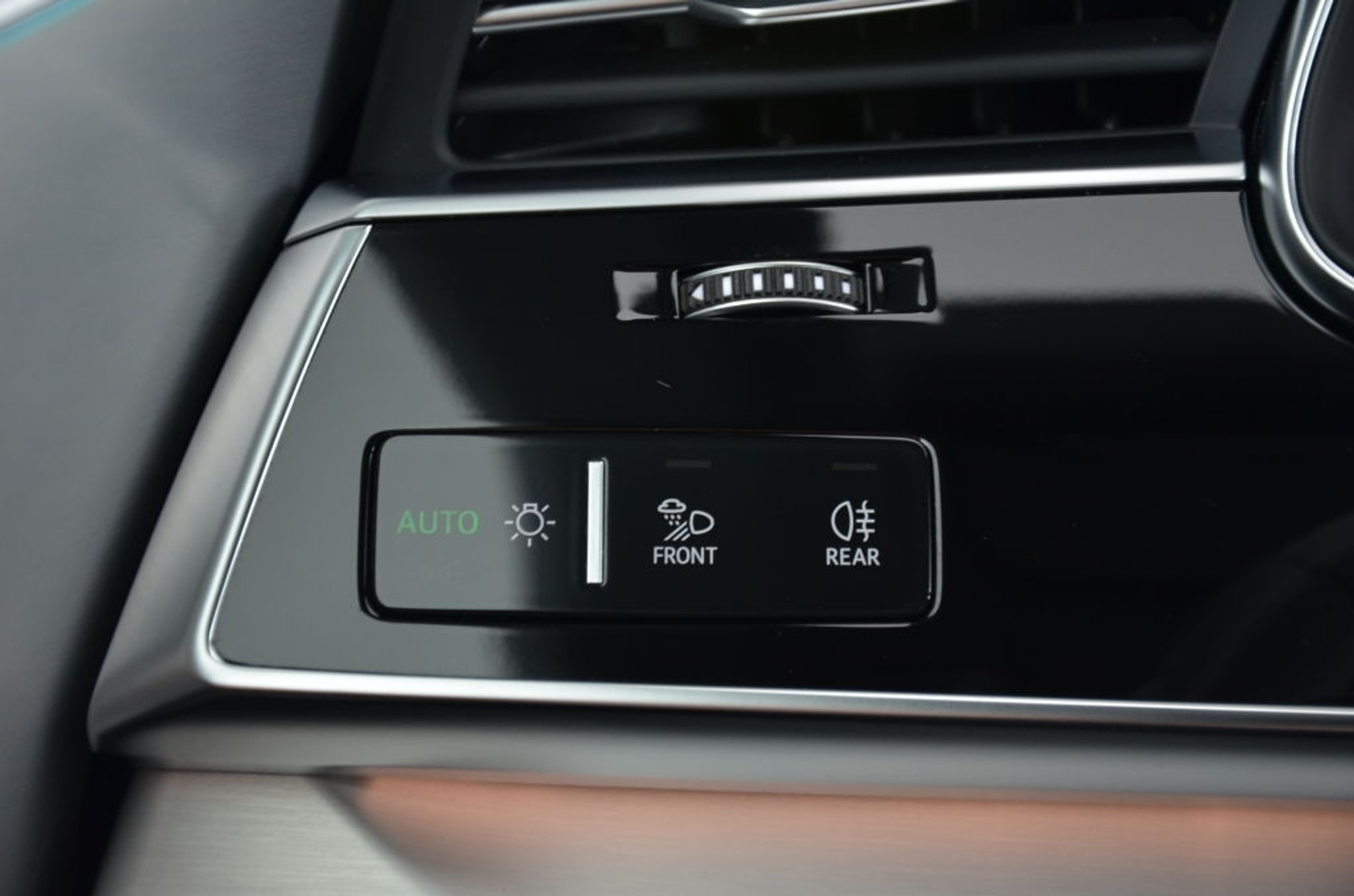 listing desktop thumbnail image 21