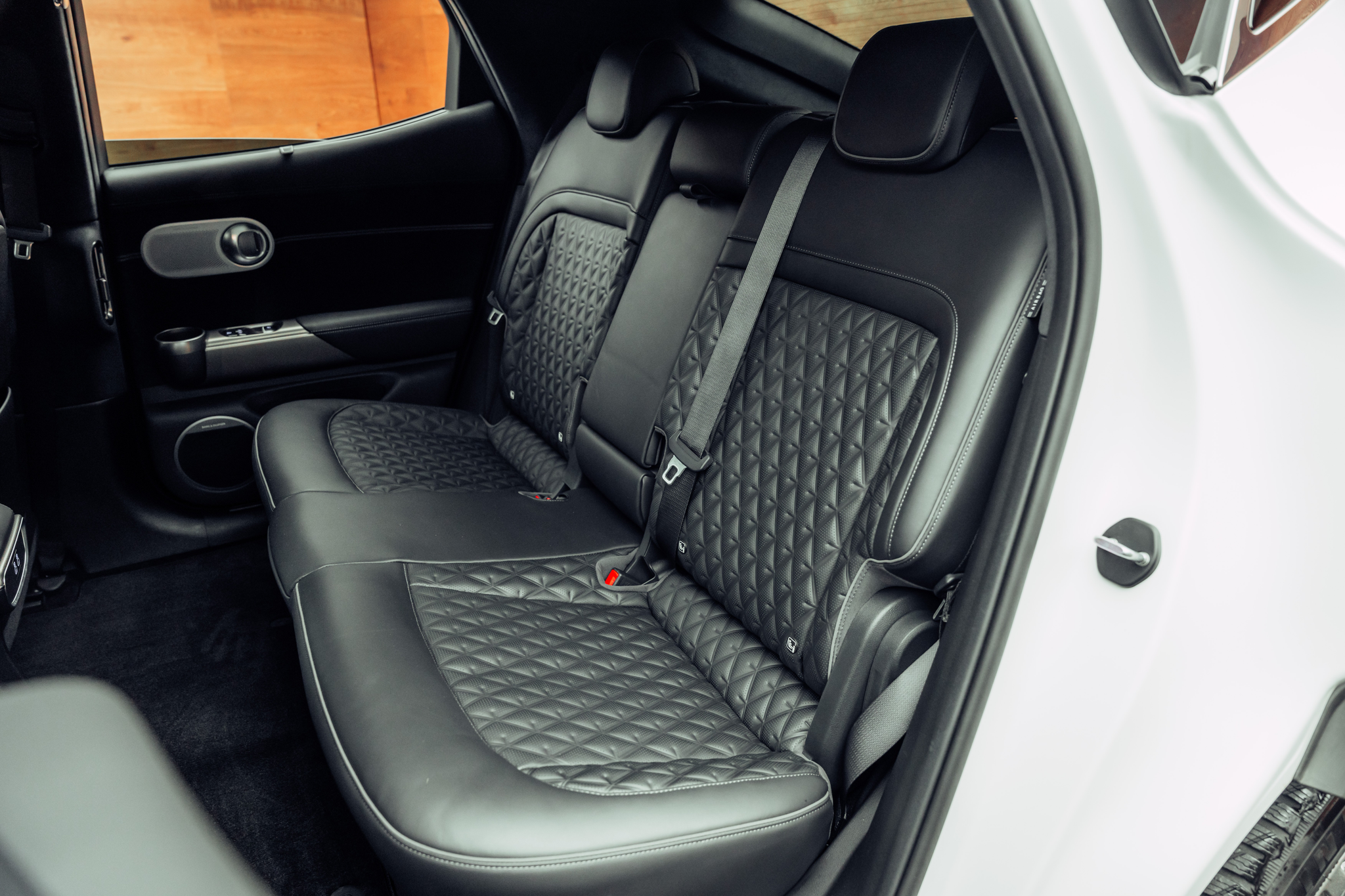 listing desktop thumbnail image 7