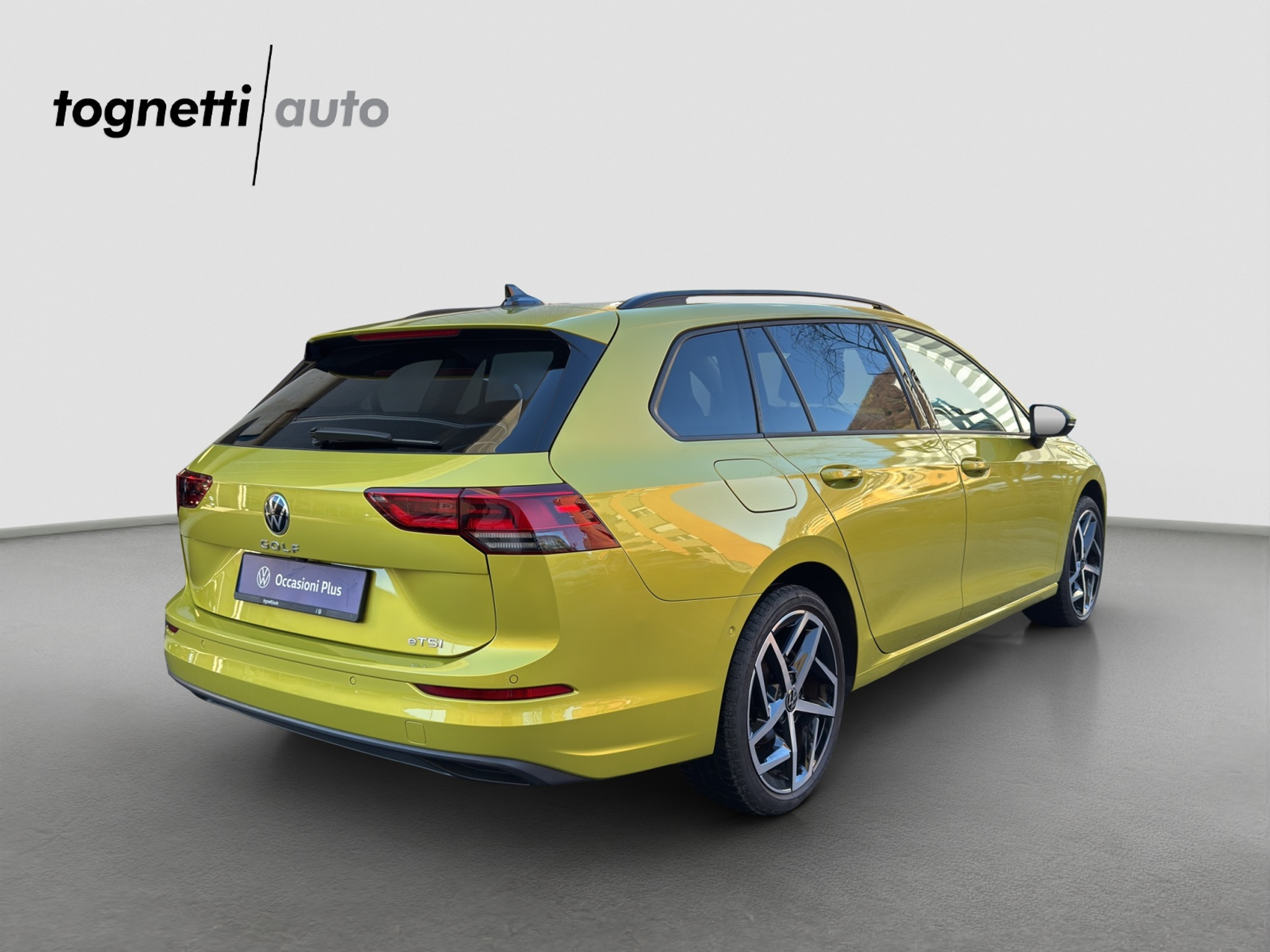 listing desktop thumbnail image 3