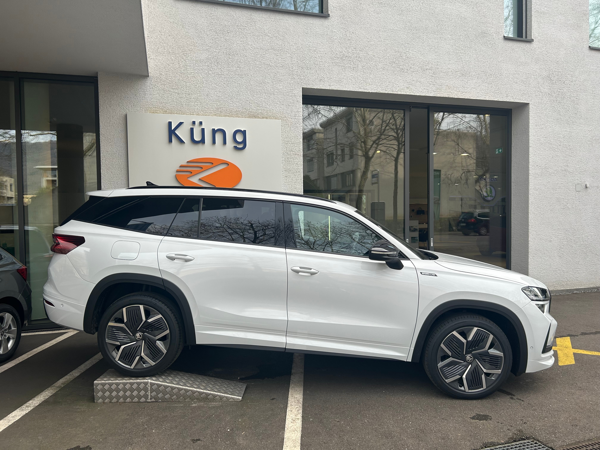 car-image-1
