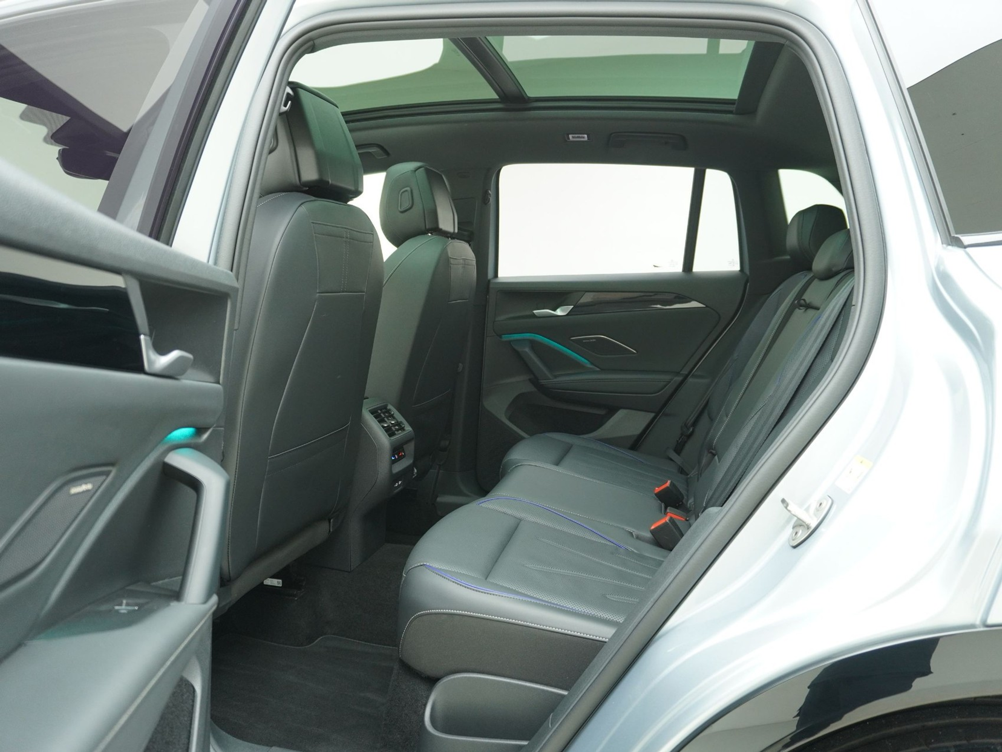 listing desktop thumbnail image 11