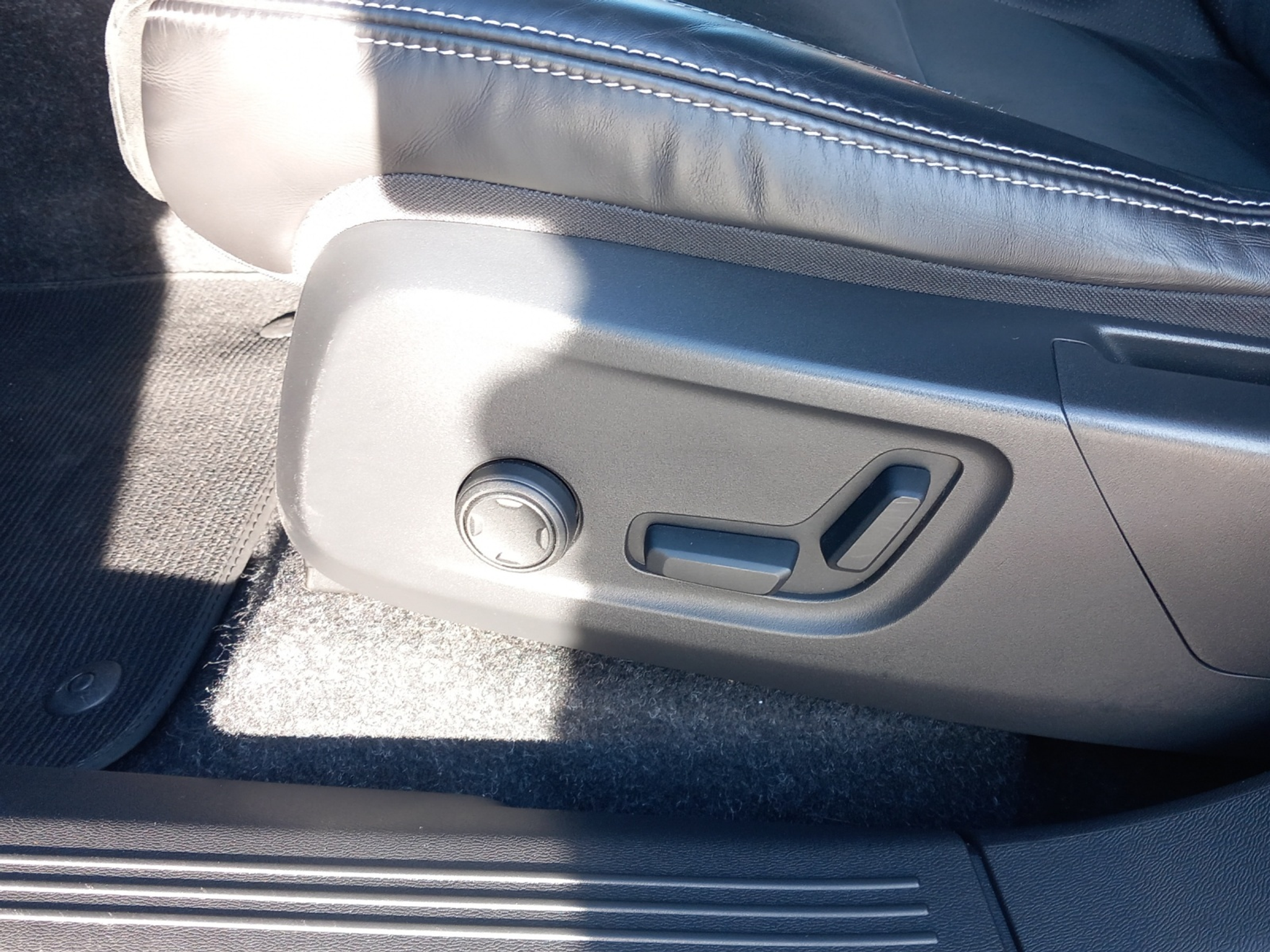 listing desktop thumbnail image 25