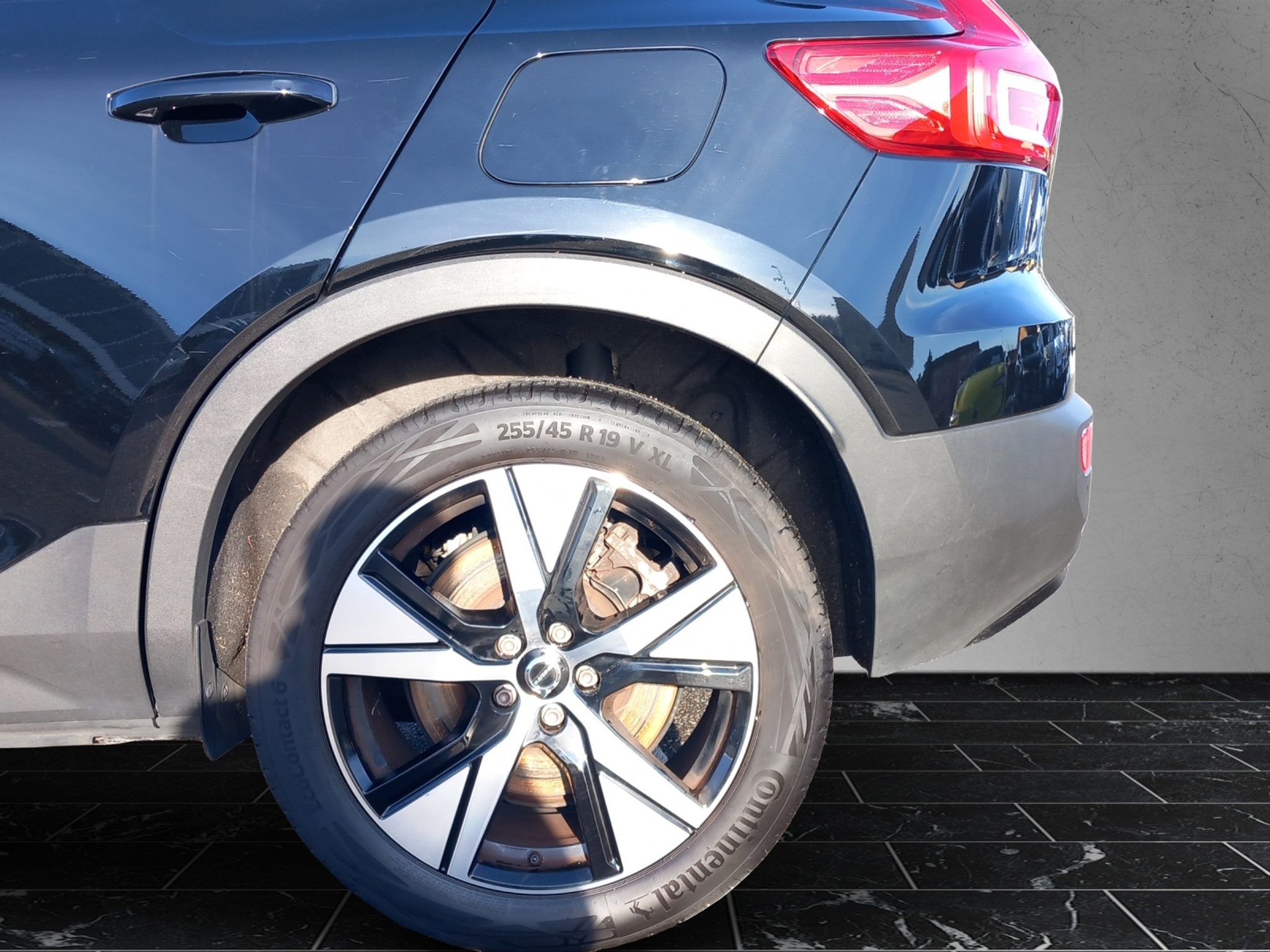 listing desktop thumbnail image 12