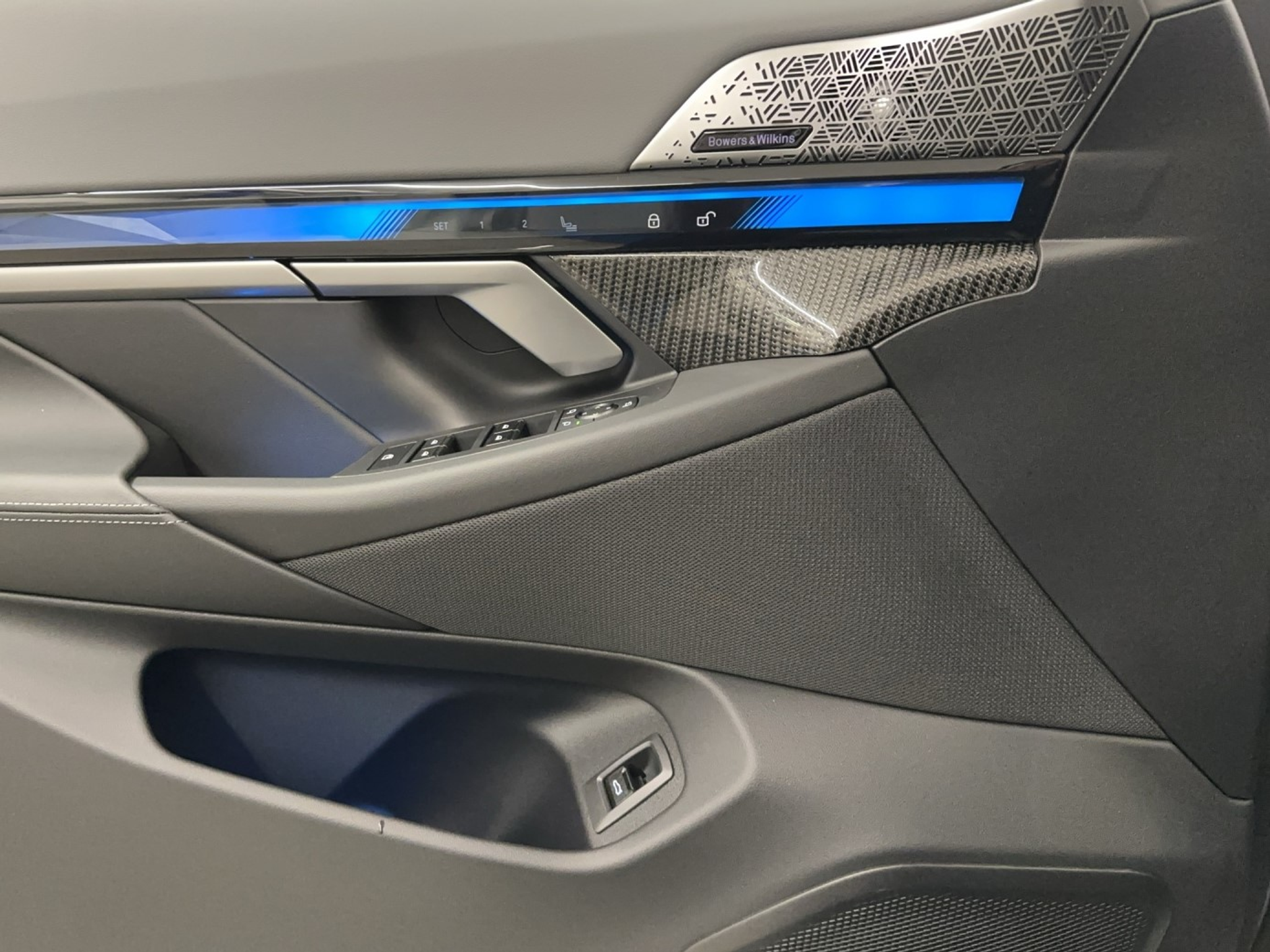 listing desktop thumbnail image 14