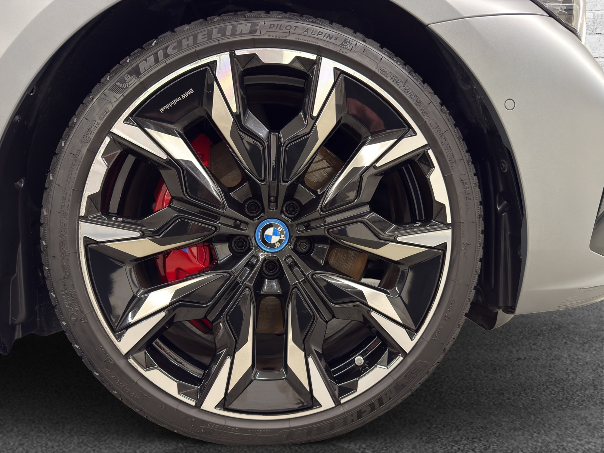 listing desktop thumbnail image 11