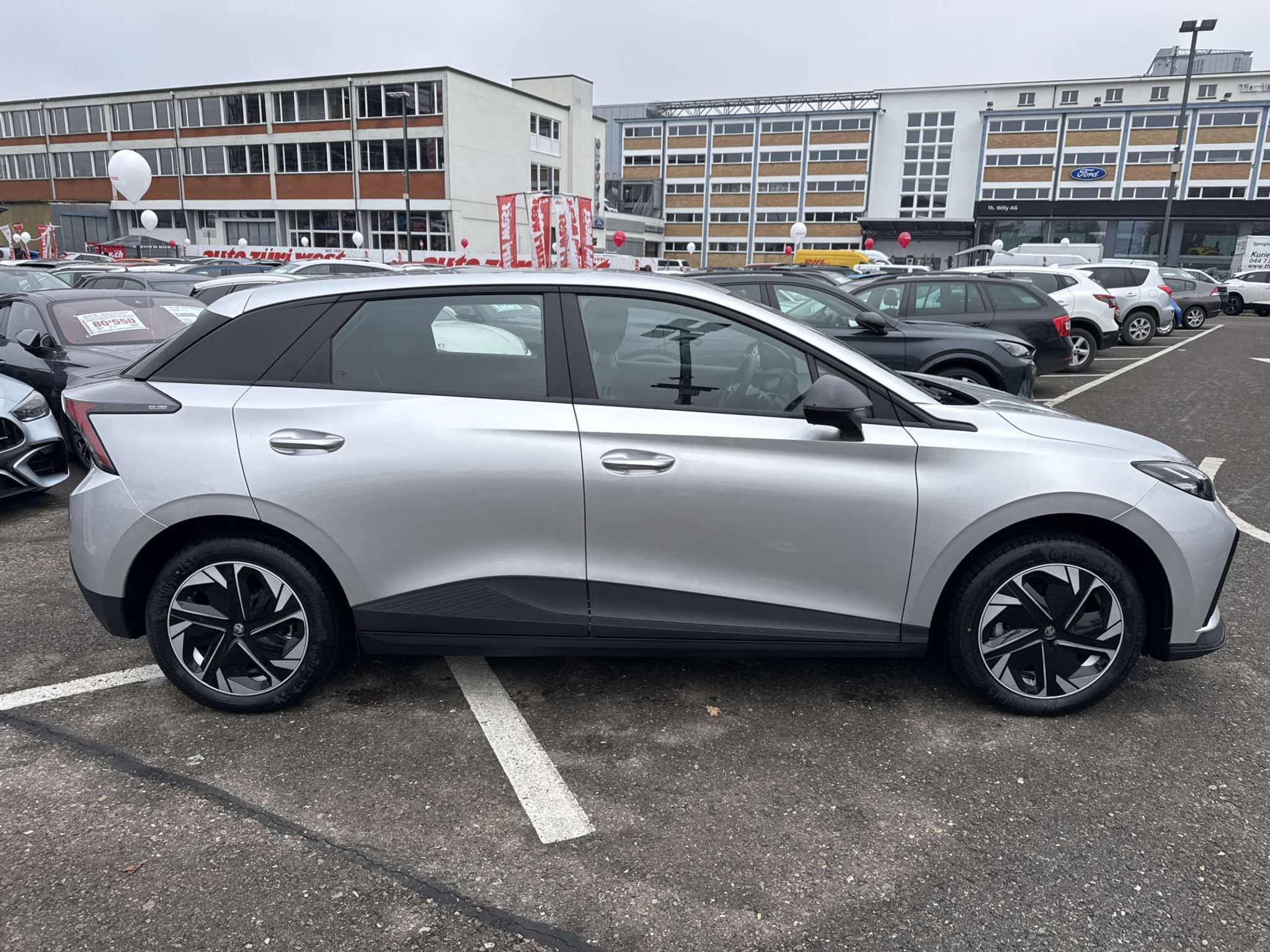 listing desktop thumbnail image 10