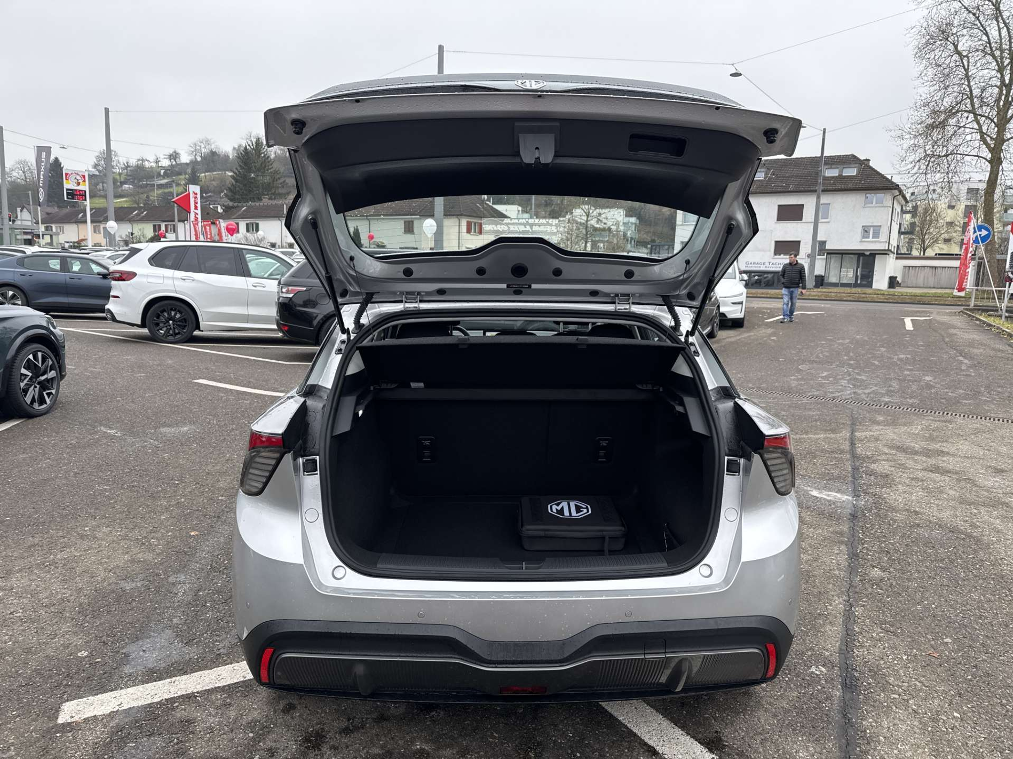 listing desktop thumbnail image 7