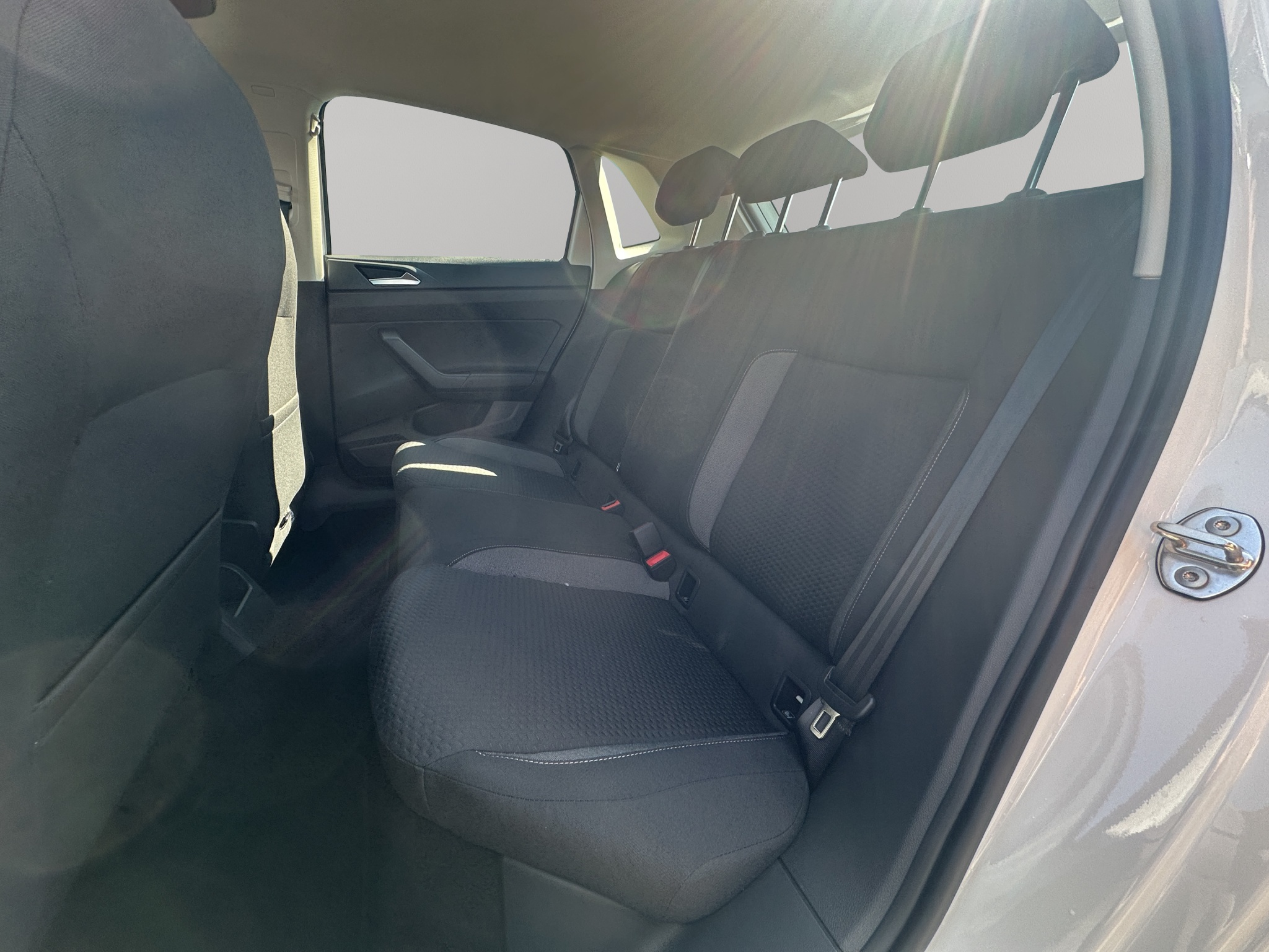 listing desktop thumbnail image 10