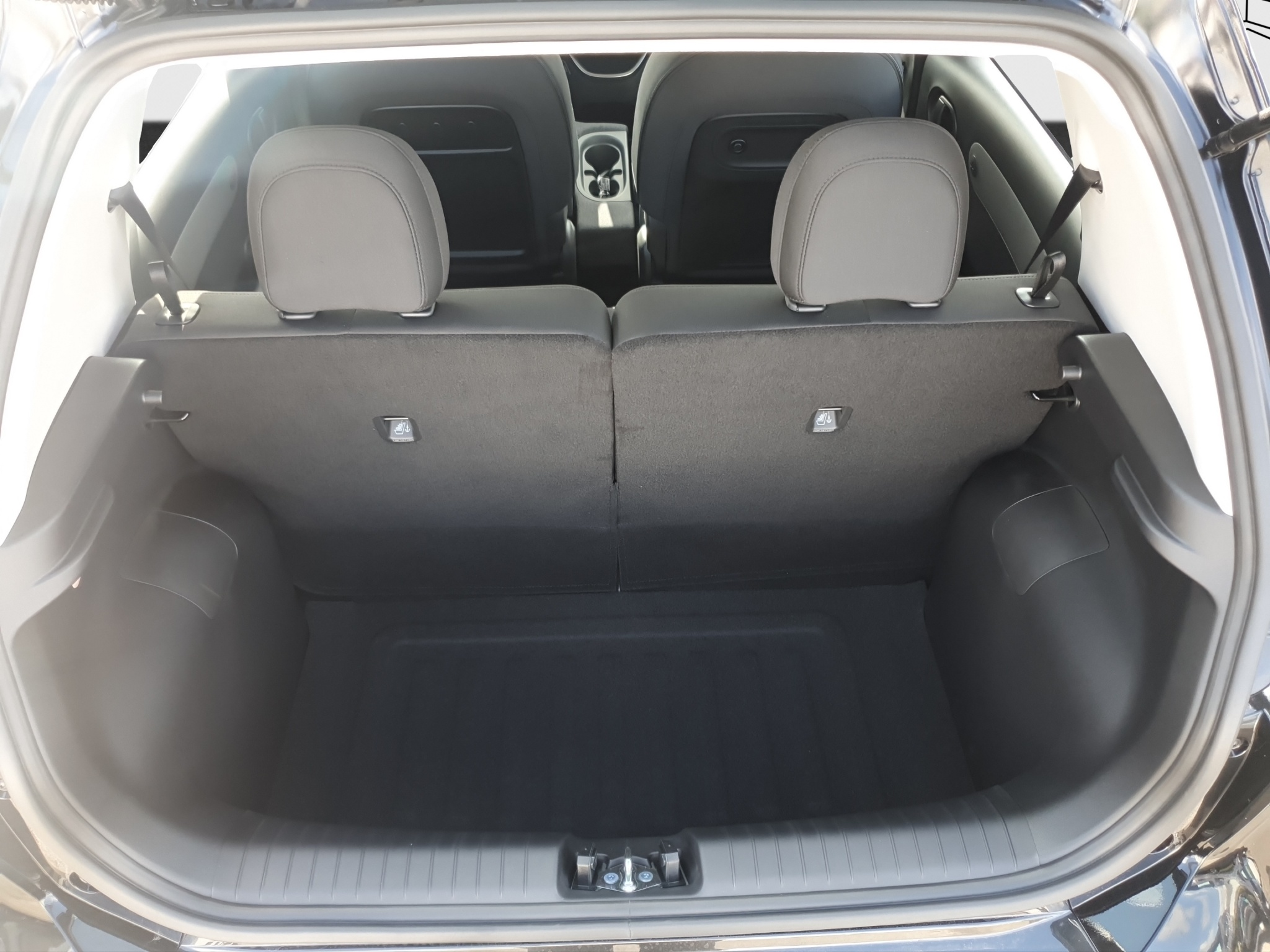 listing desktop thumbnail image 11