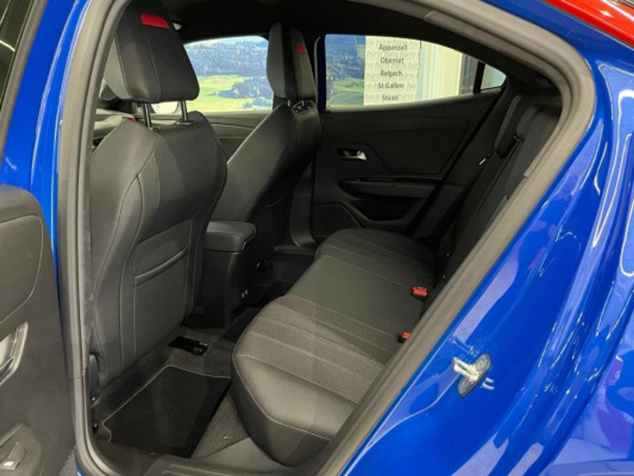 listing desktop thumbnail image 5