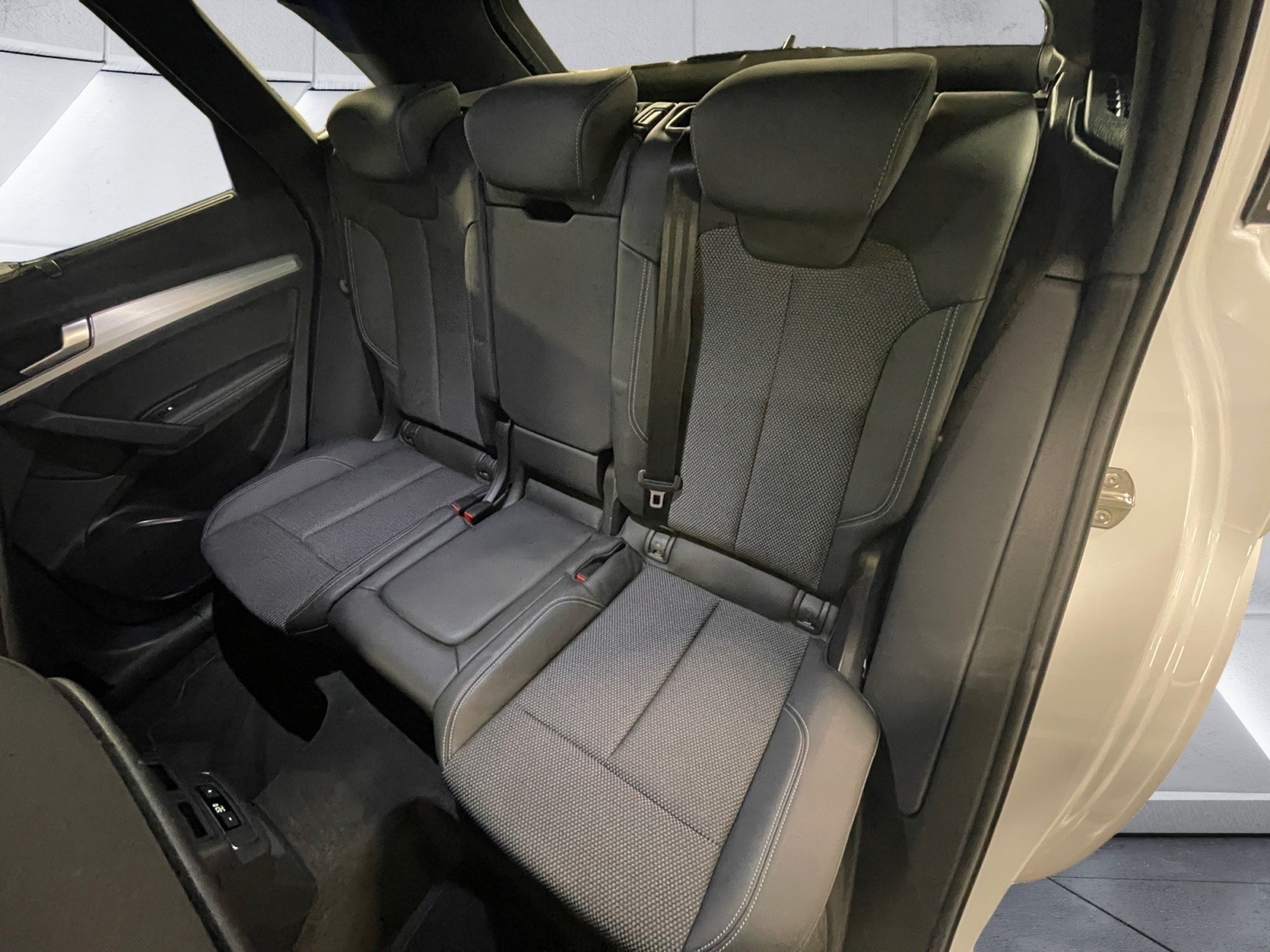 listing desktop thumbnail image 15