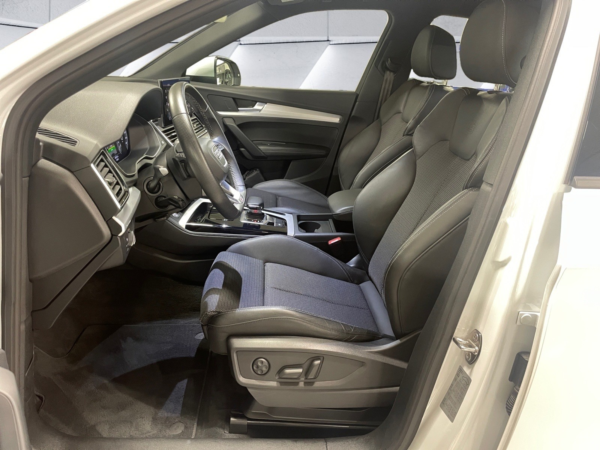 listing desktop thumbnail image 13