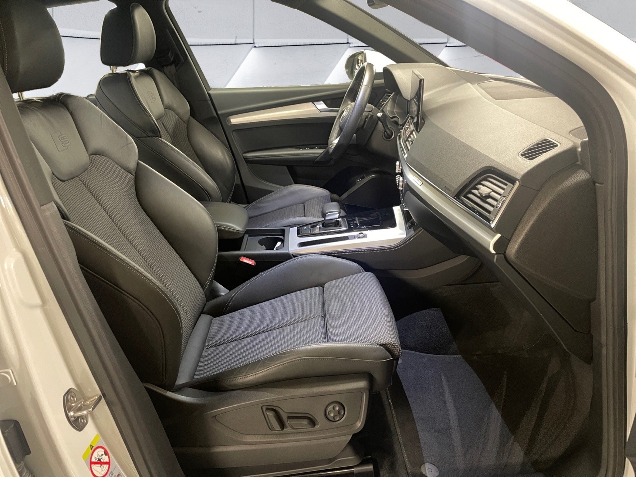 listing desktop thumbnail image 14