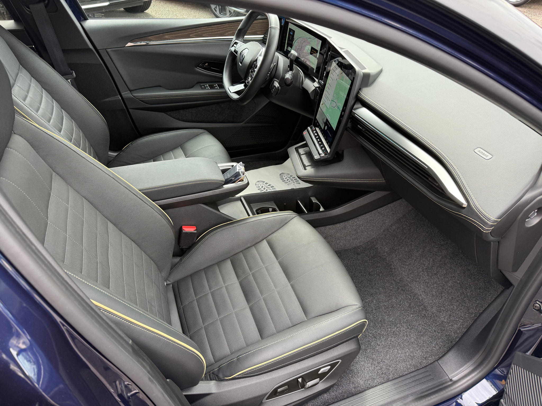 listing desktop thumbnail image 9