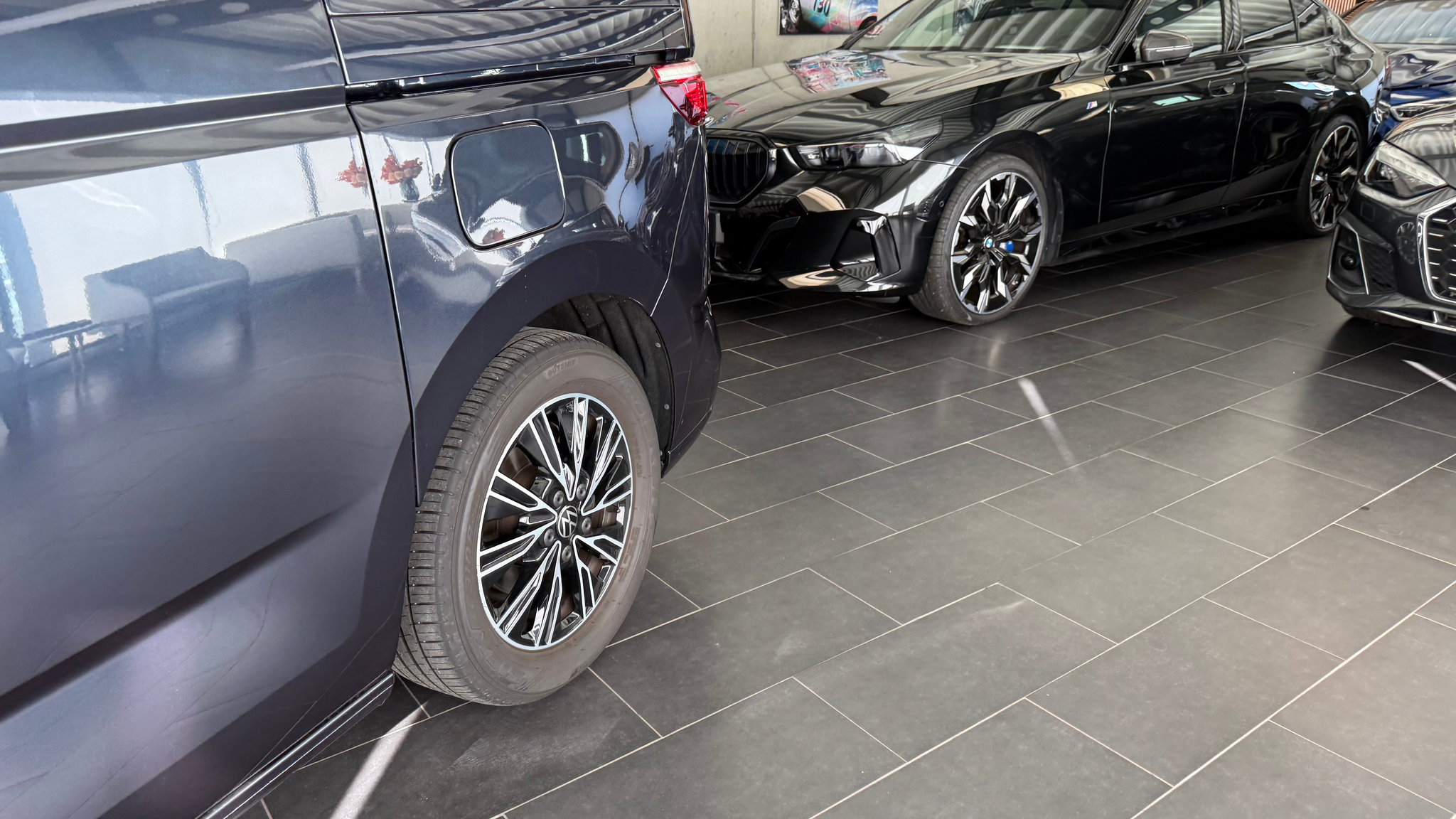 listing desktop thumbnail image 17