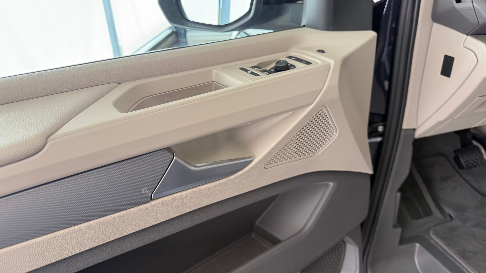 listing desktop thumbnail image 19