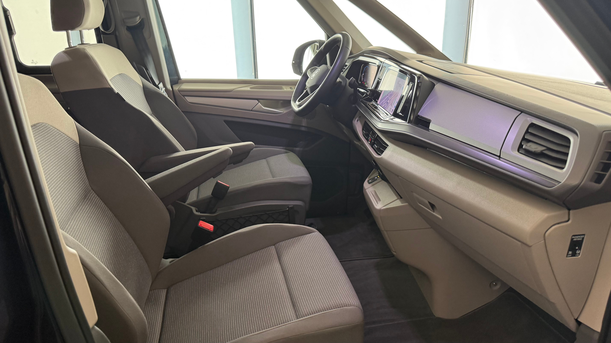 listing desktop thumbnail image 3