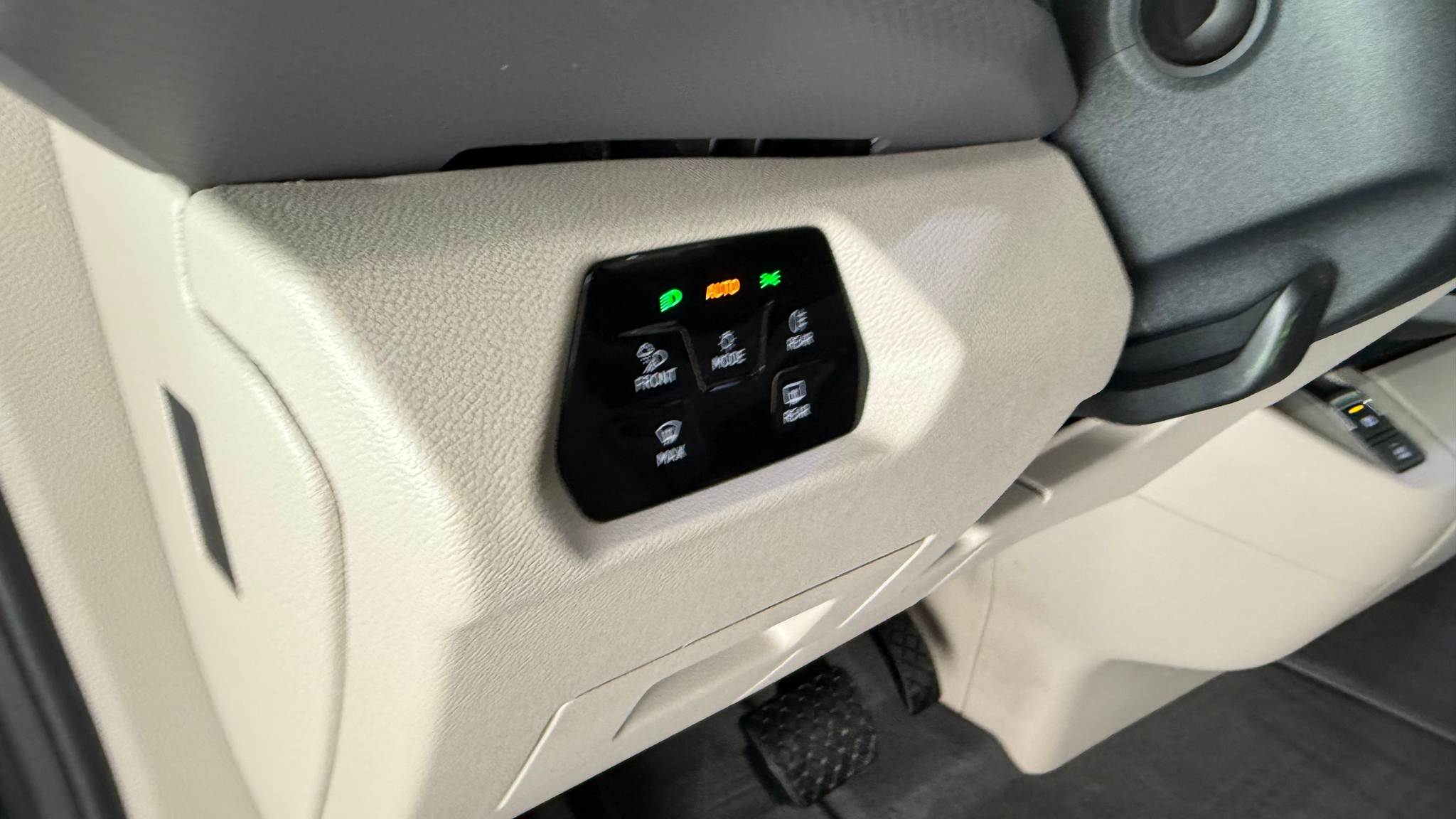 listing desktop thumbnail image 11