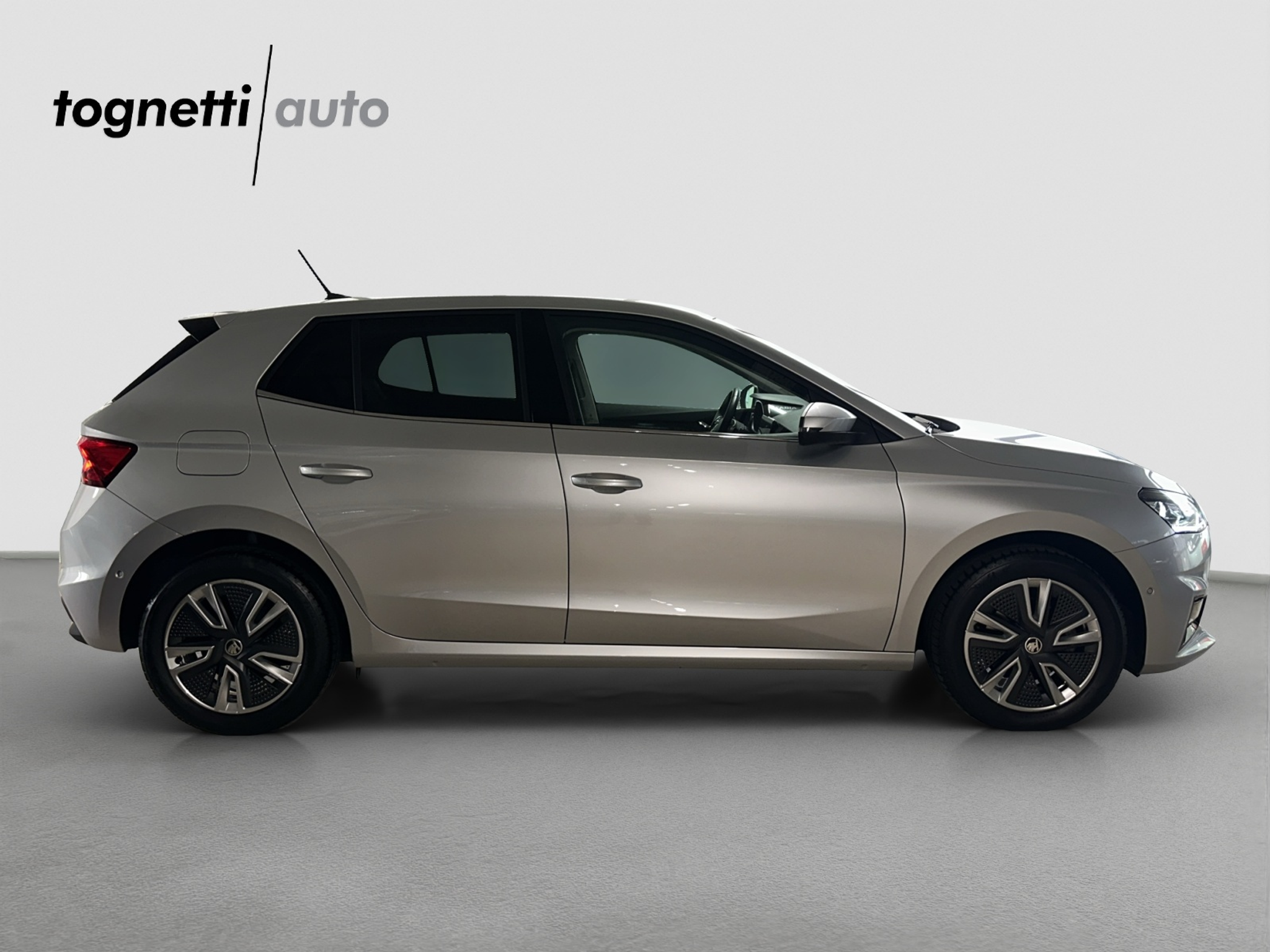 listing desktop thumbnail image 2