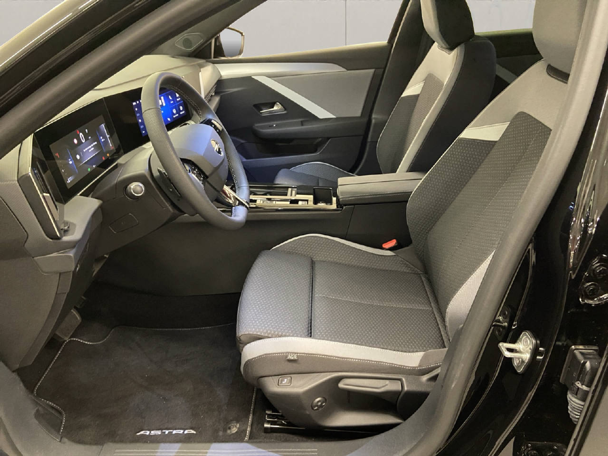 listing desktop thumbnail image 4