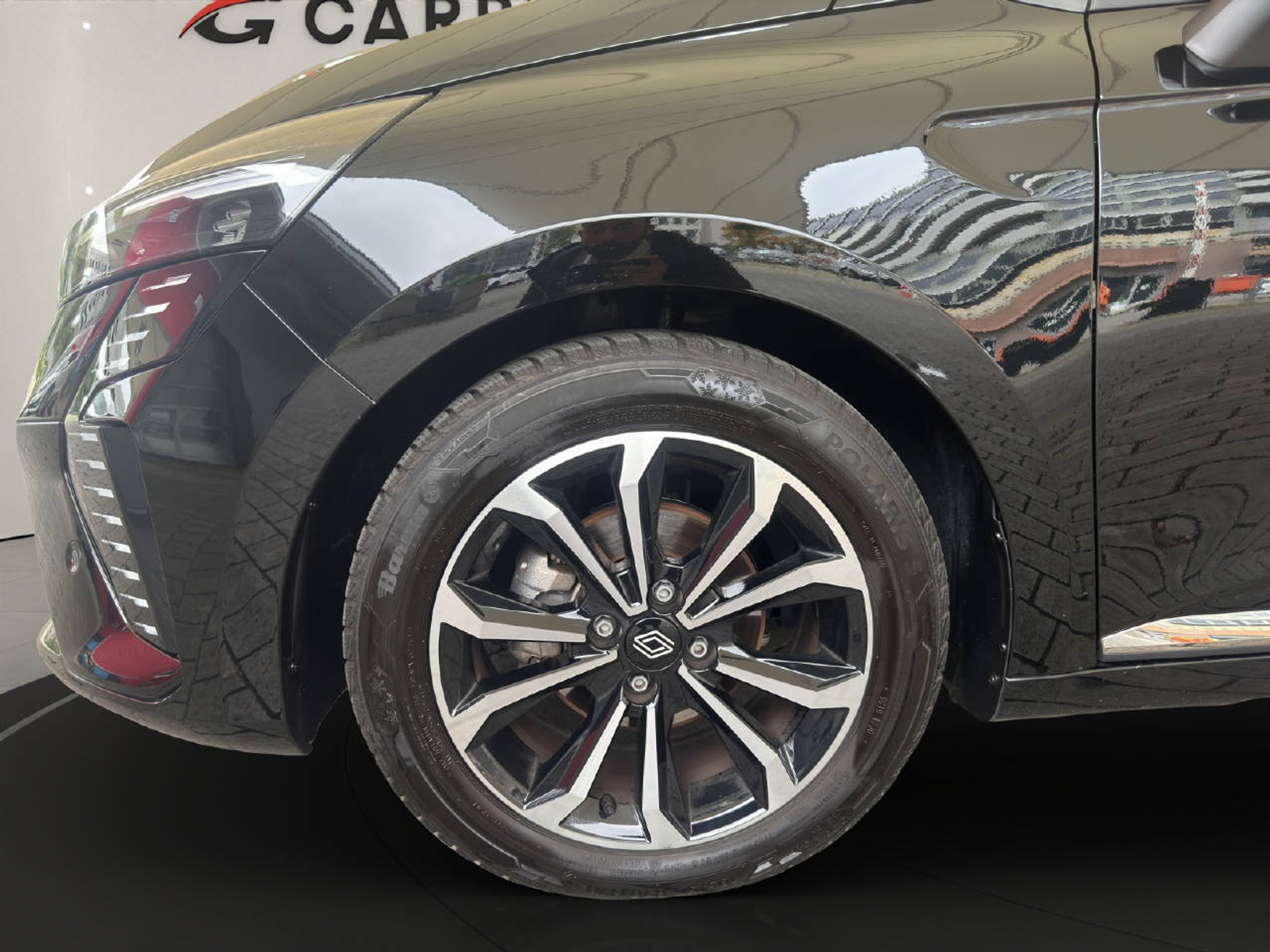 listing desktop thumbnail image 7