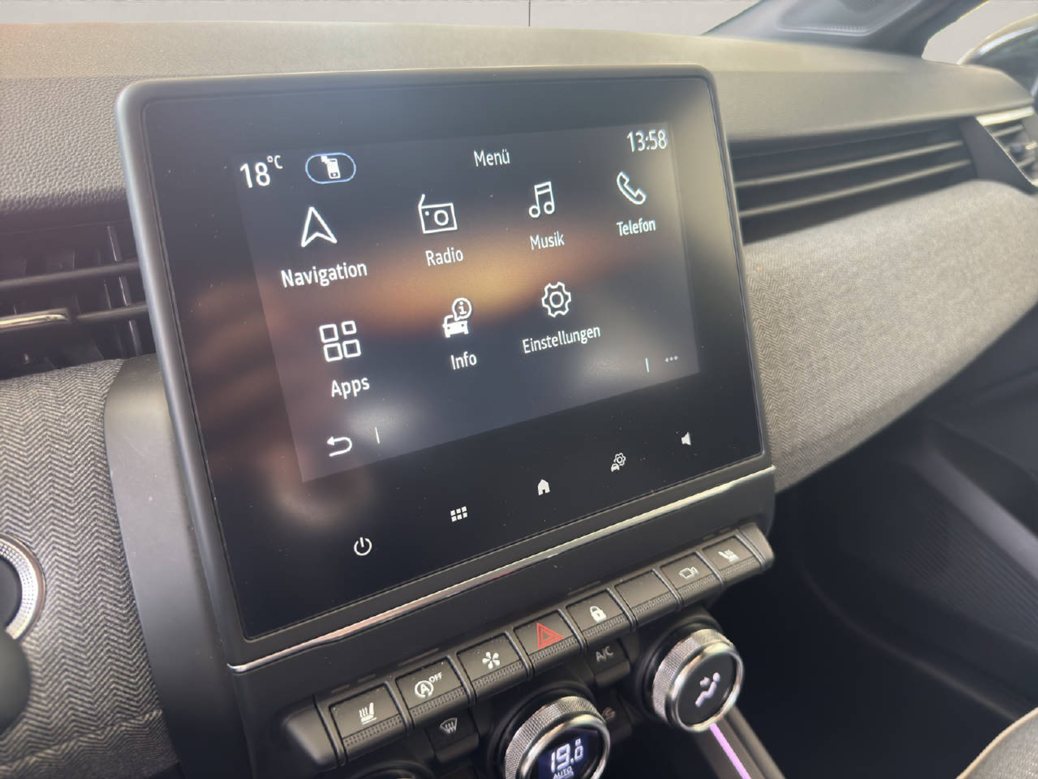 listing desktop thumbnail image 9