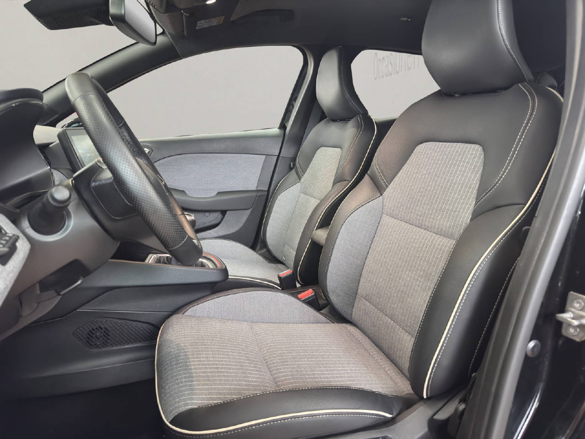 listing desktop thumbnail image 3