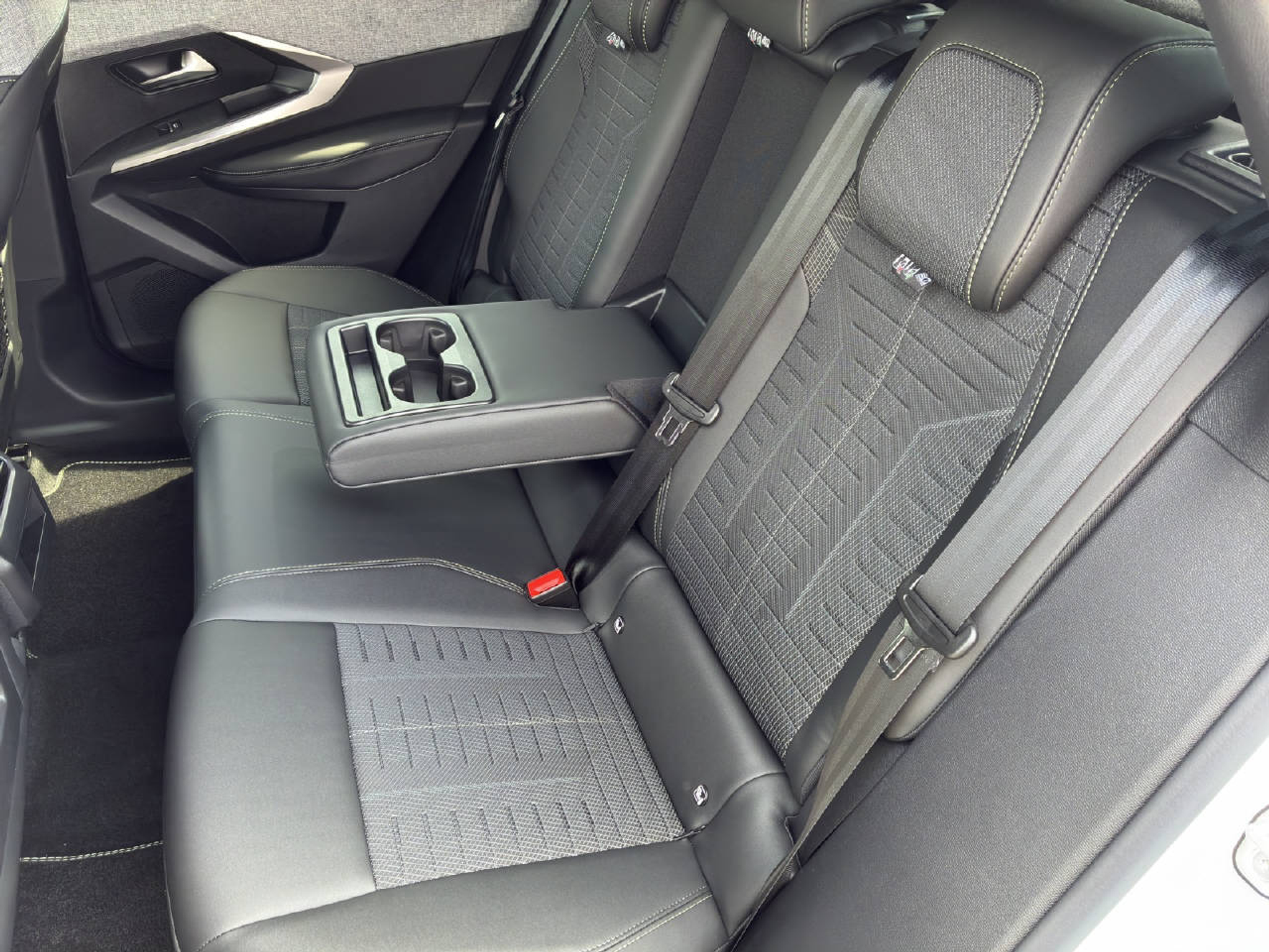 listing desktop thumbnail image 13