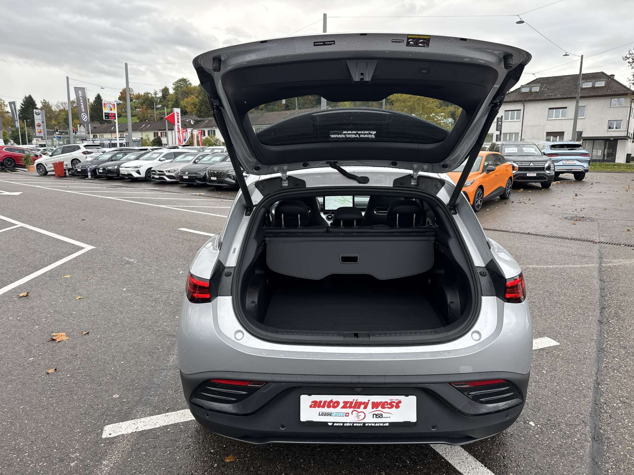 listing desktop thumbnail image 7