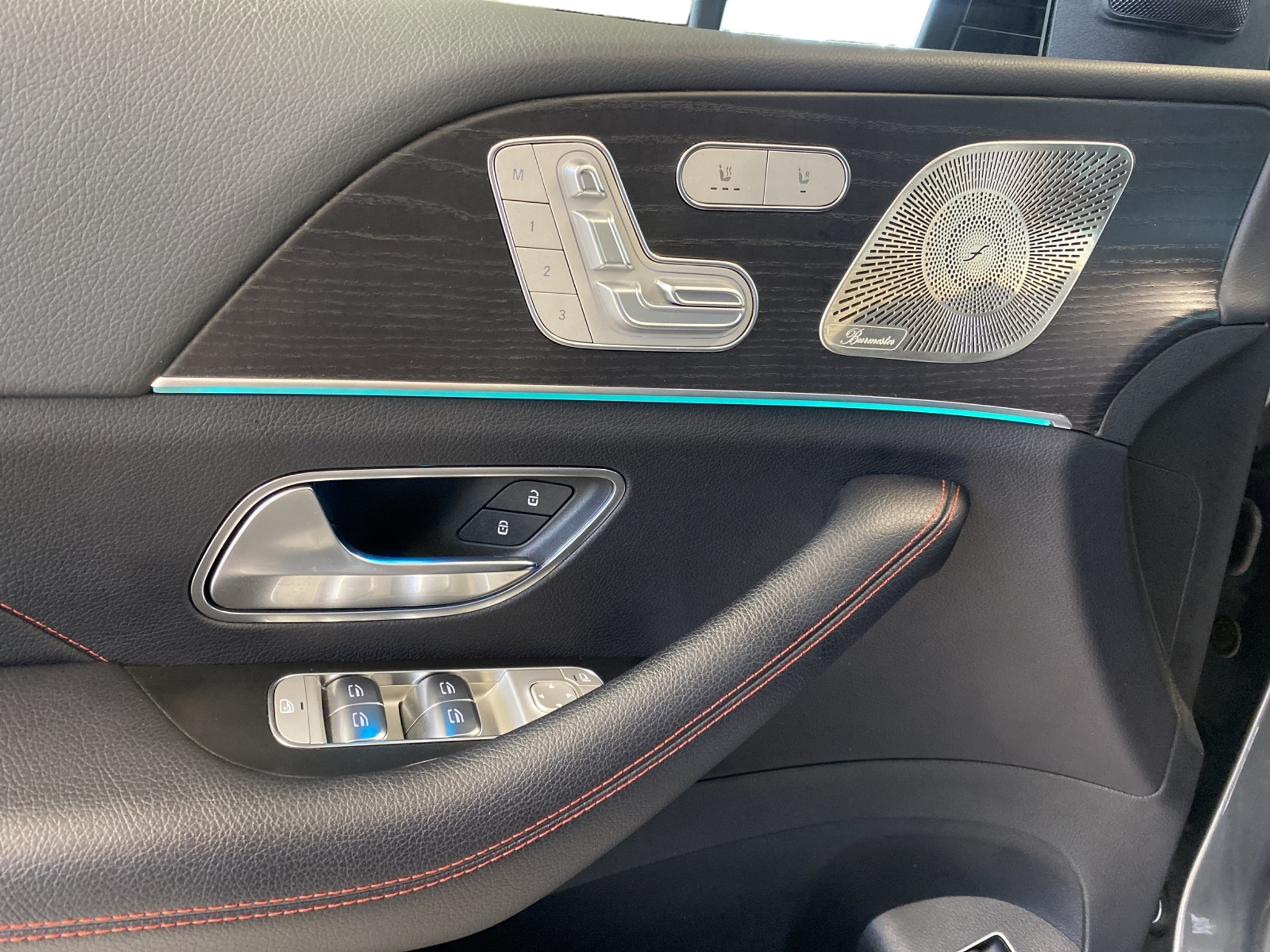 listing desktop thumbnail image 10