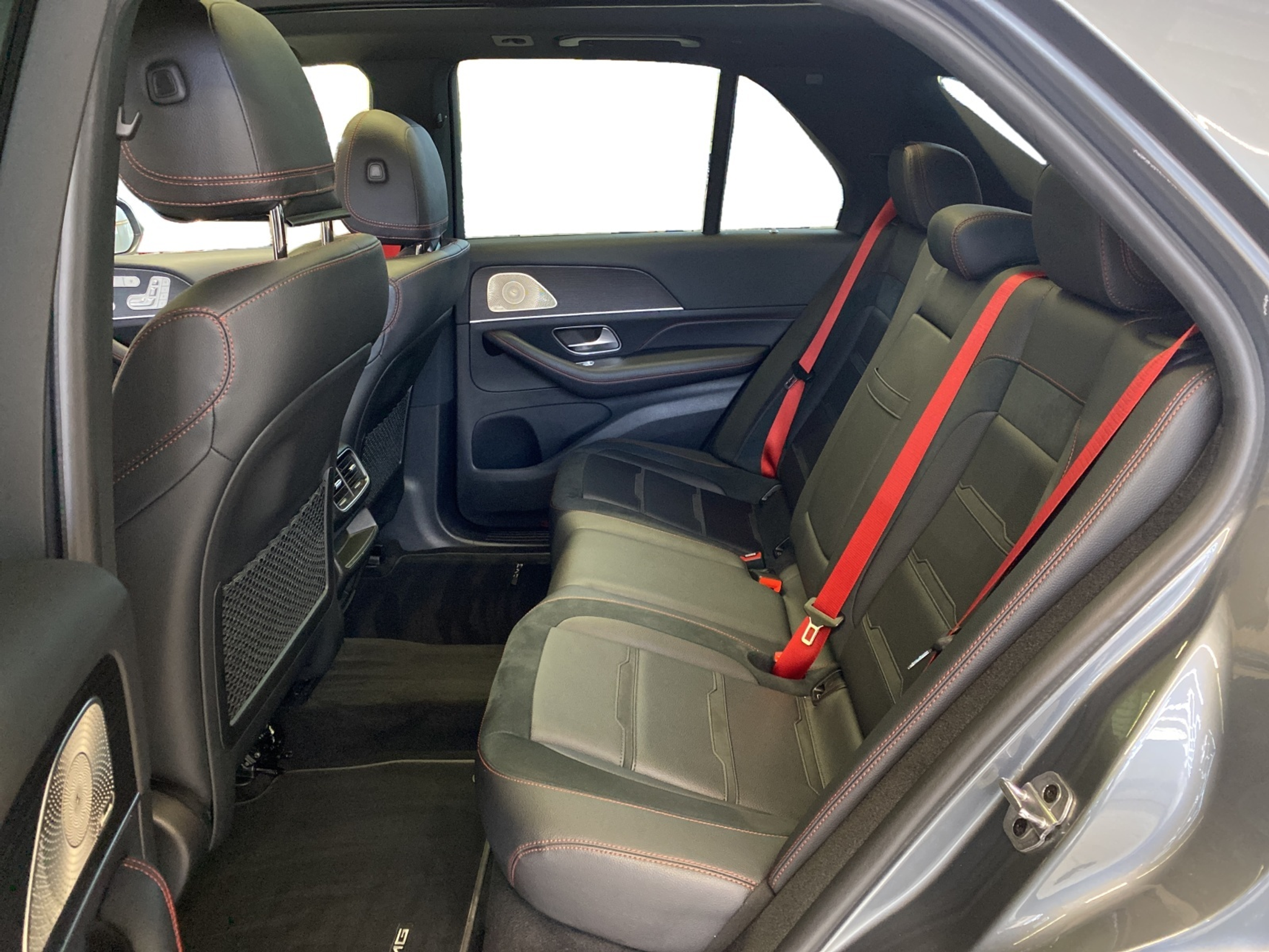 listing desktop thumbnail image 7