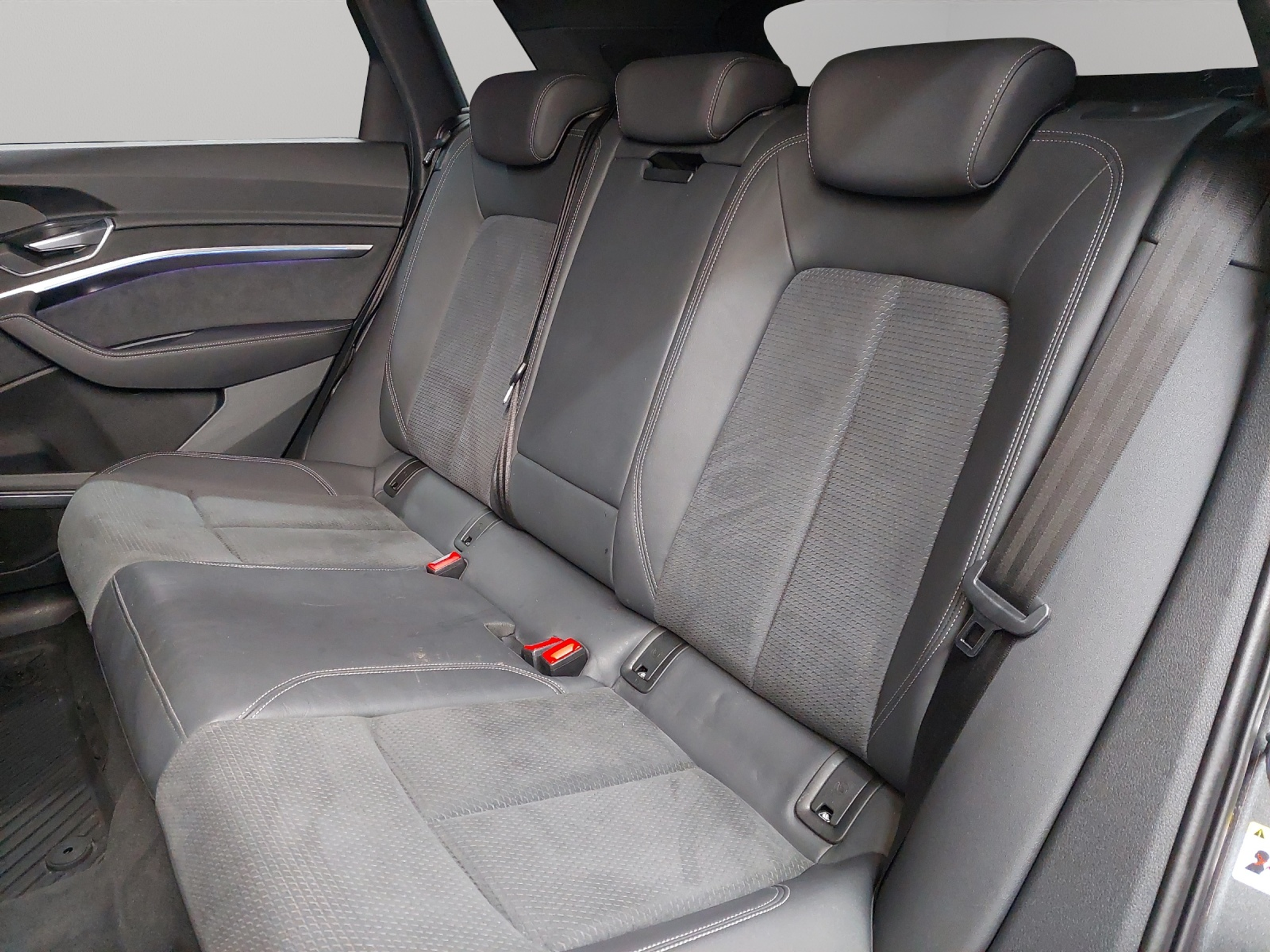 listing desktop thumbnail image 7