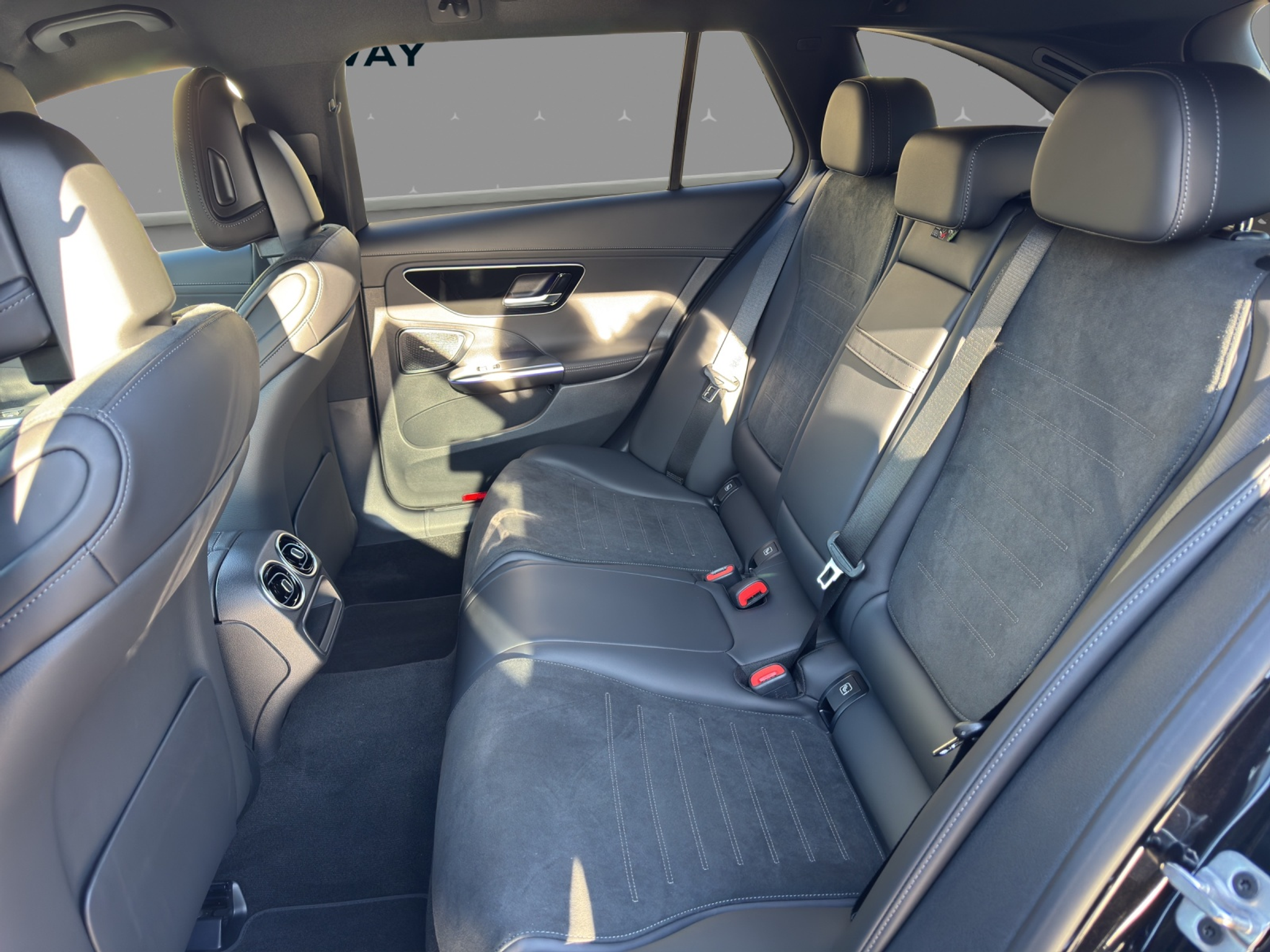 listing desktop thumbnail image 13