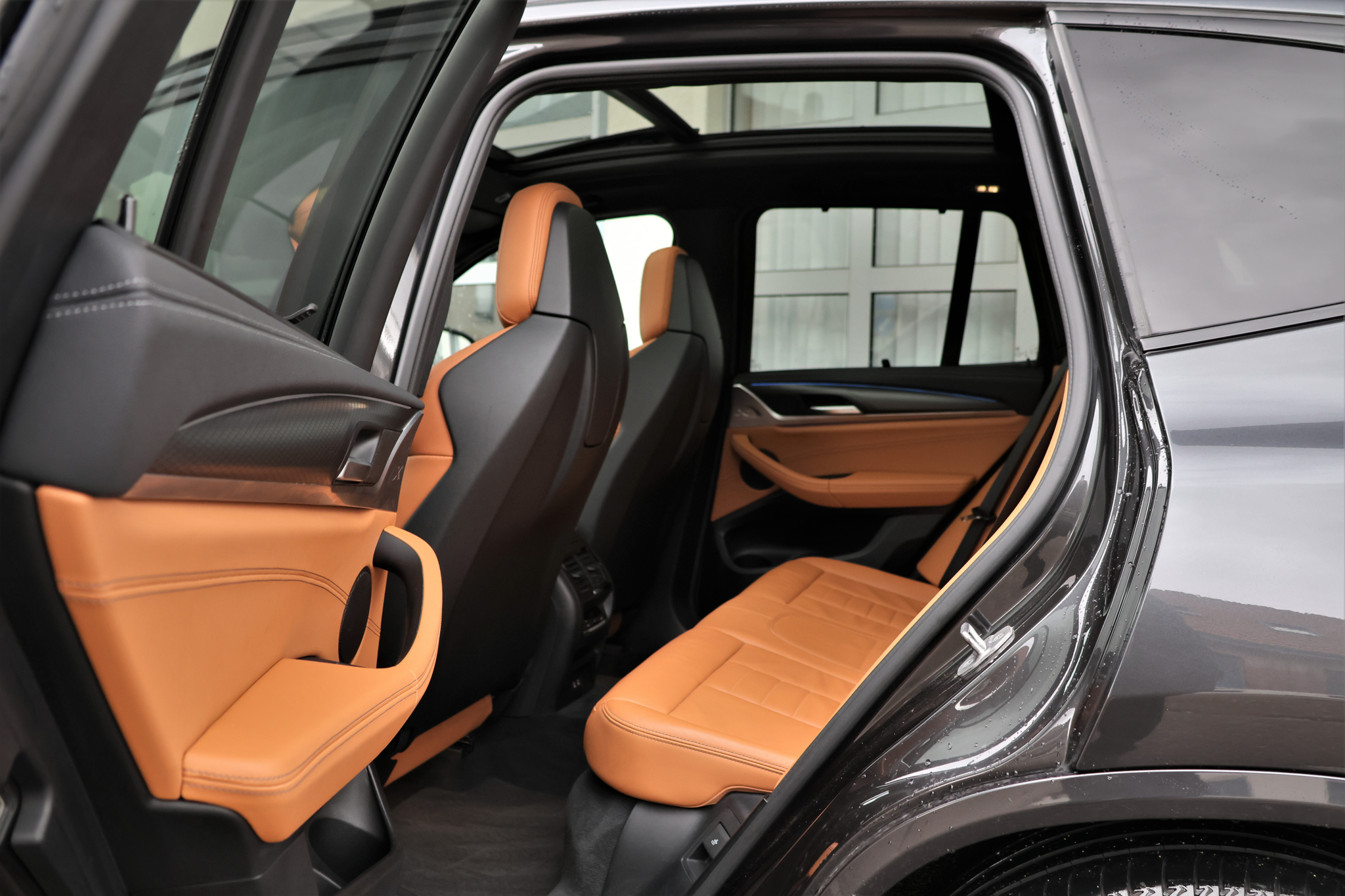 listing desktop thumbnail image 11