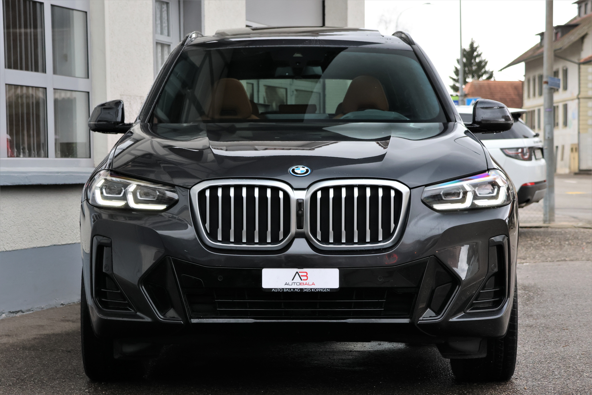 listing desktop thumbnail image 1