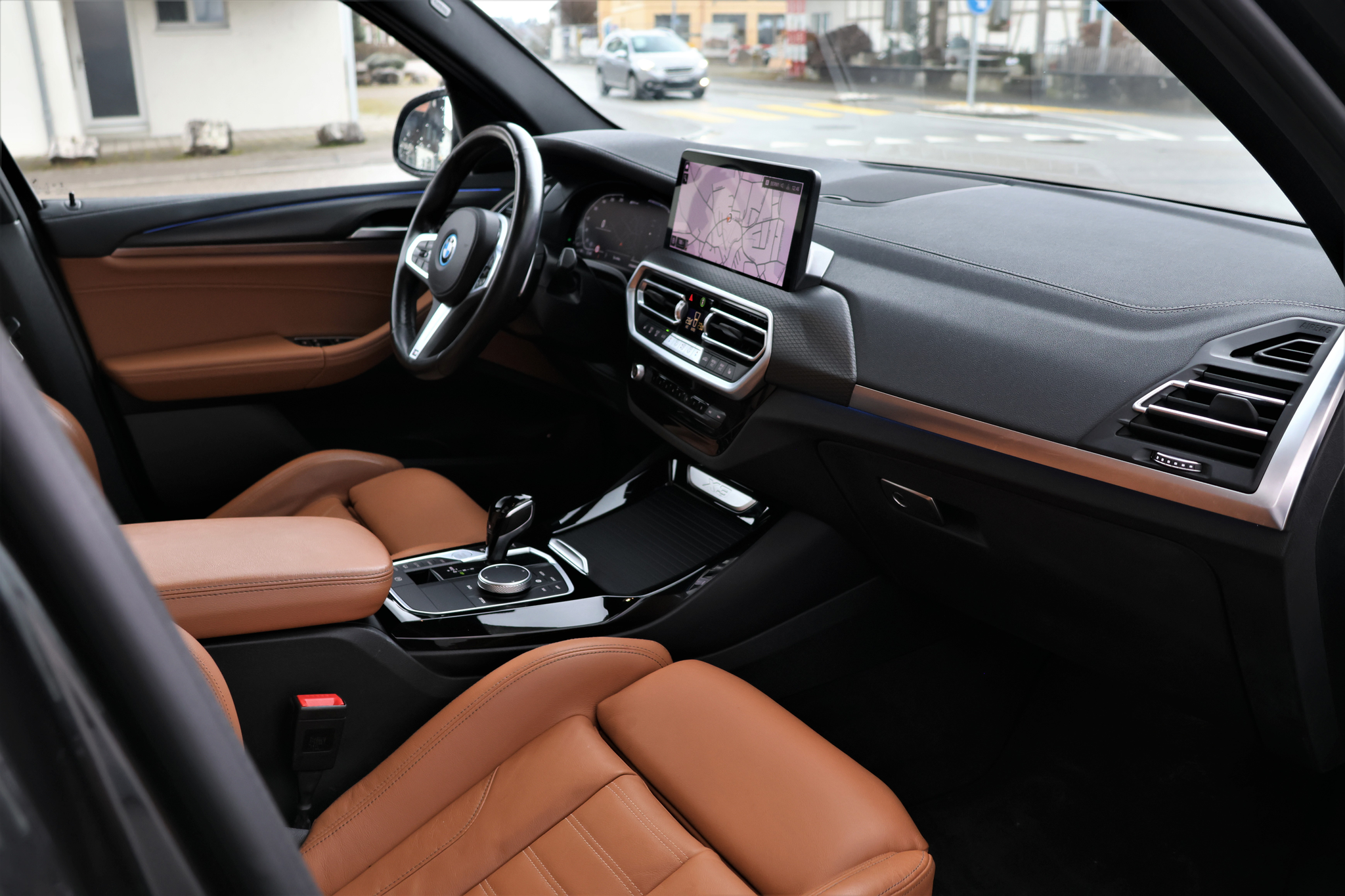 listing desktop thumbnail image 17