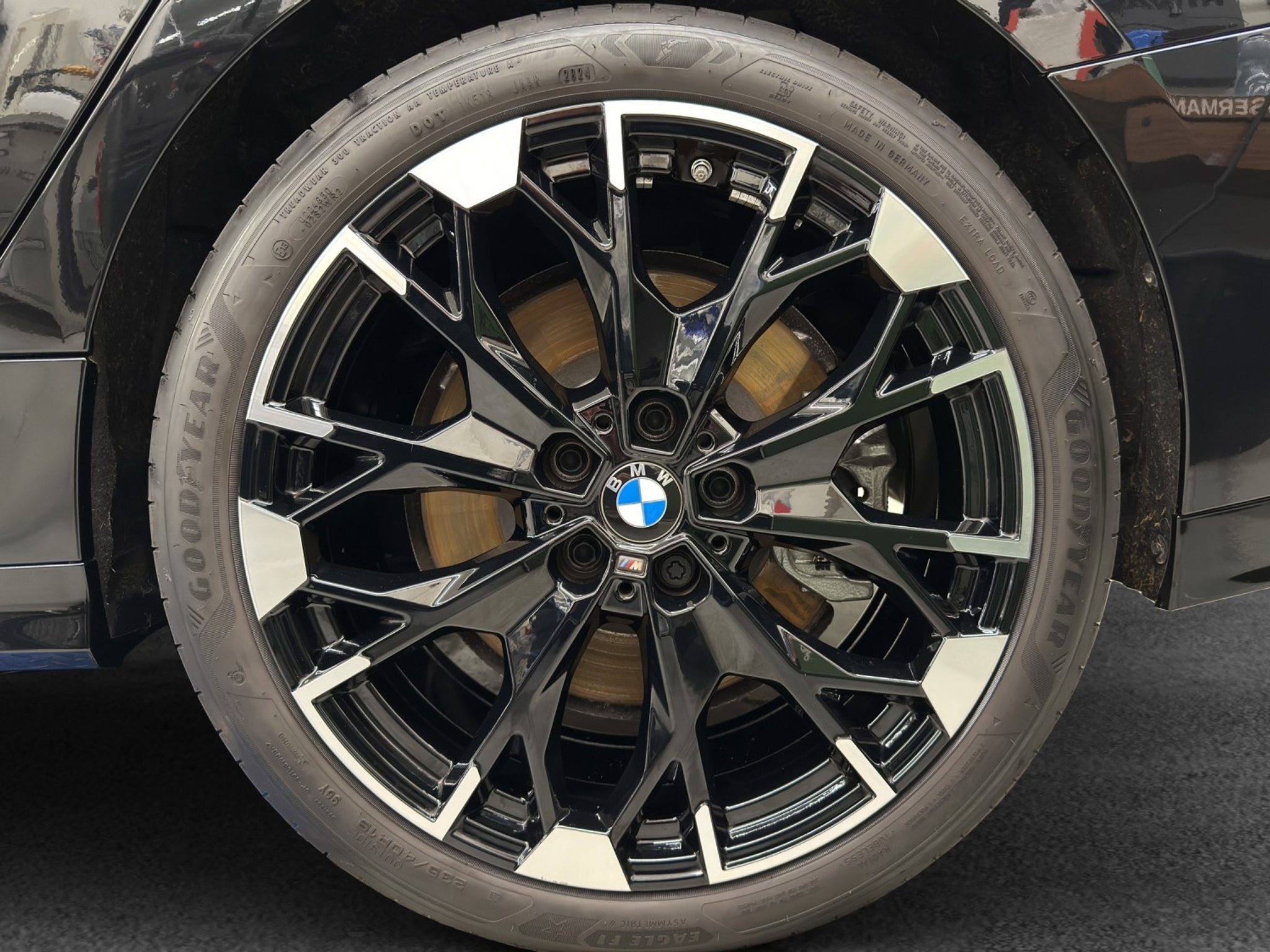 listing desktop thumbnail image 9