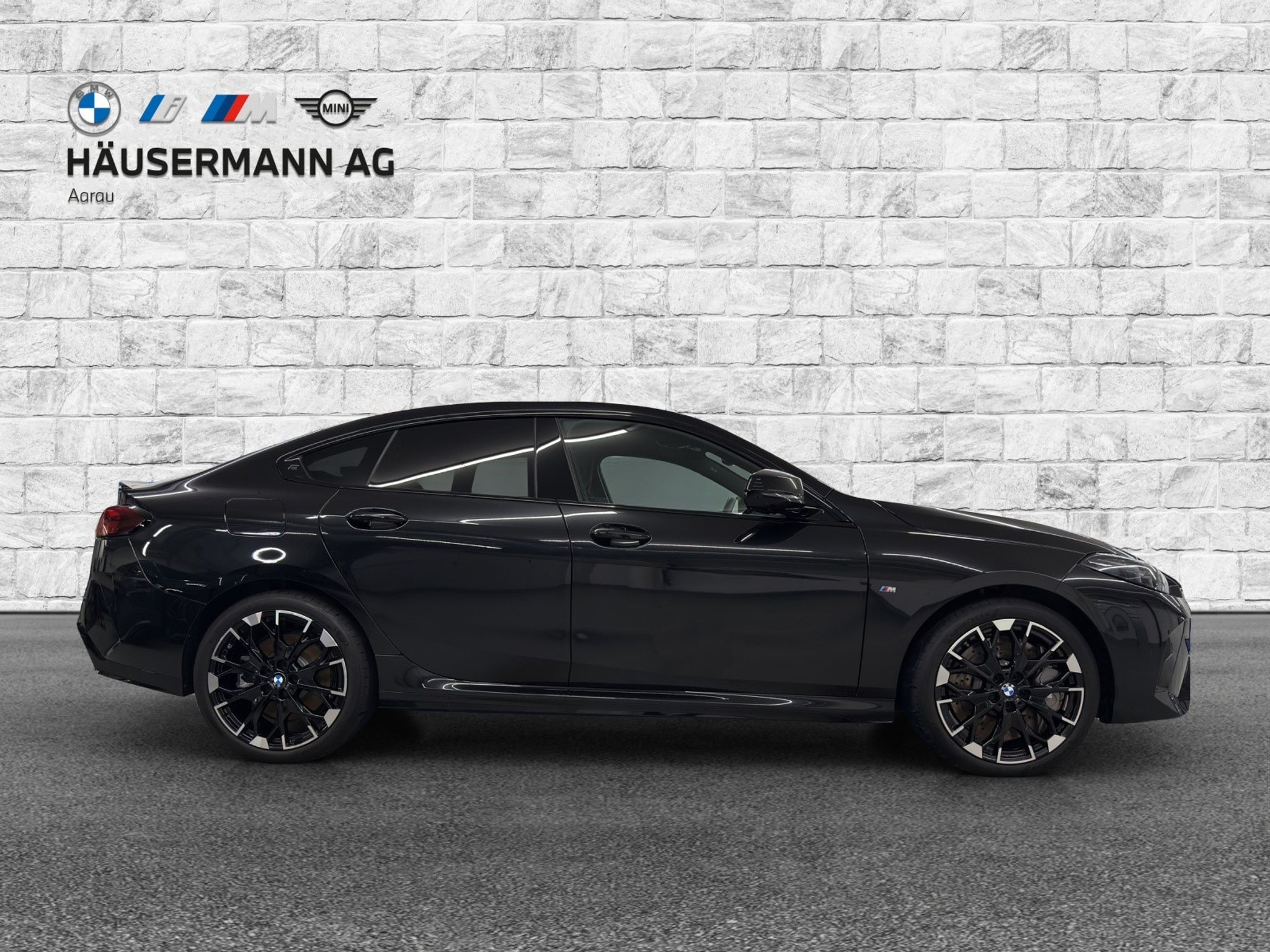 listing desktop thumbnail image 3