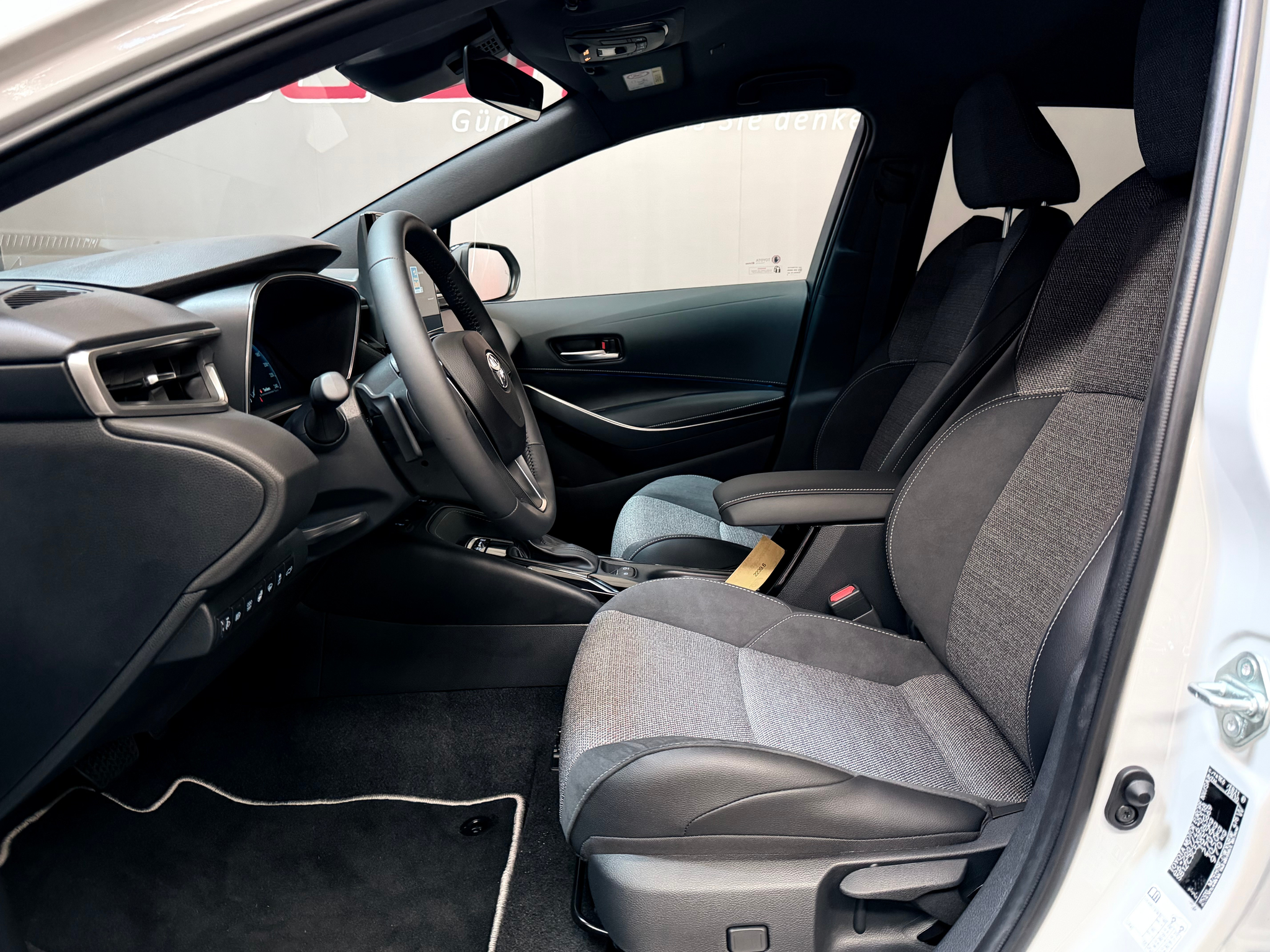 listing desktop thumbnail image 12