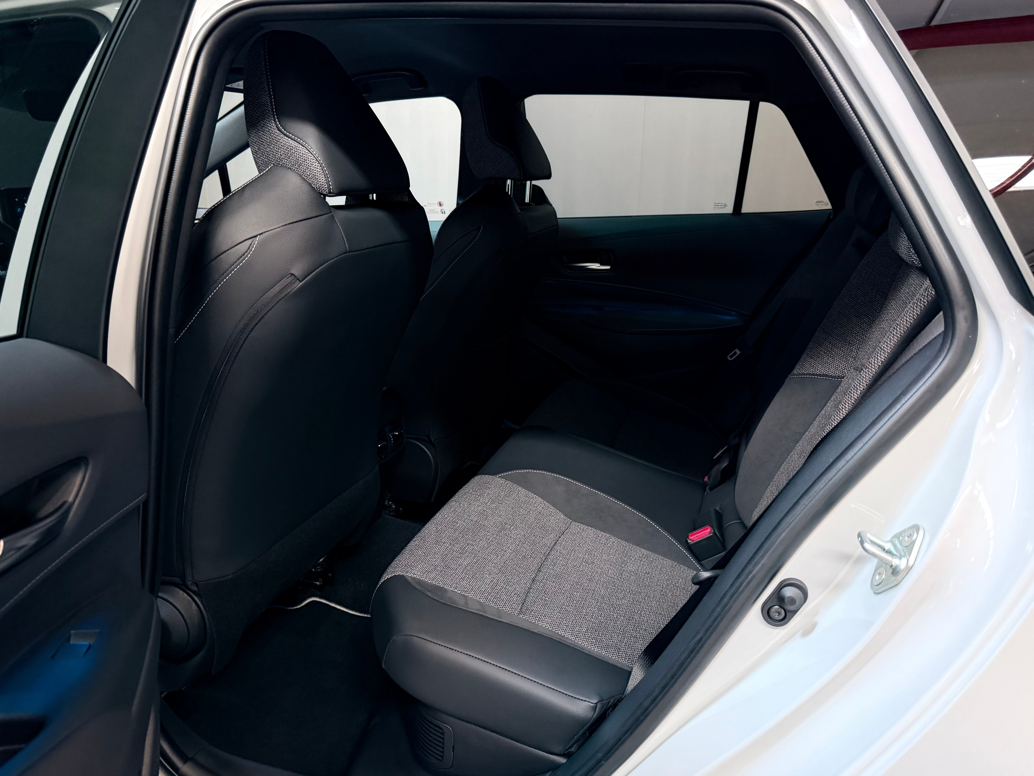 listing desktop thumbnail image 15