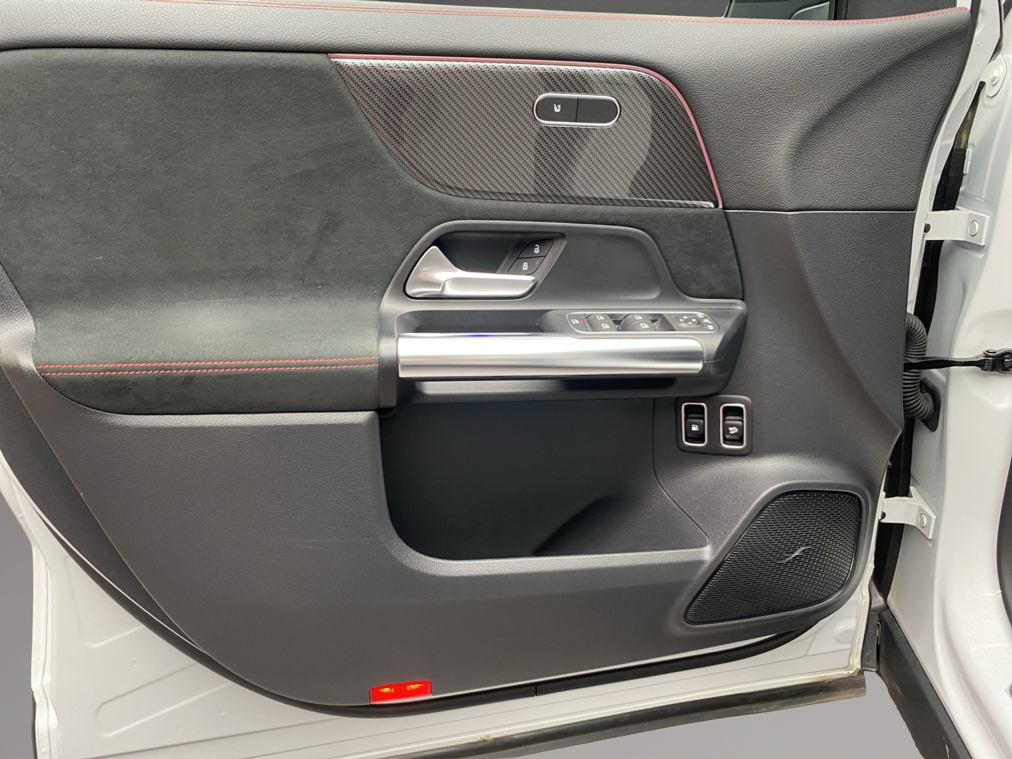 listing desktop thumbnail image 13