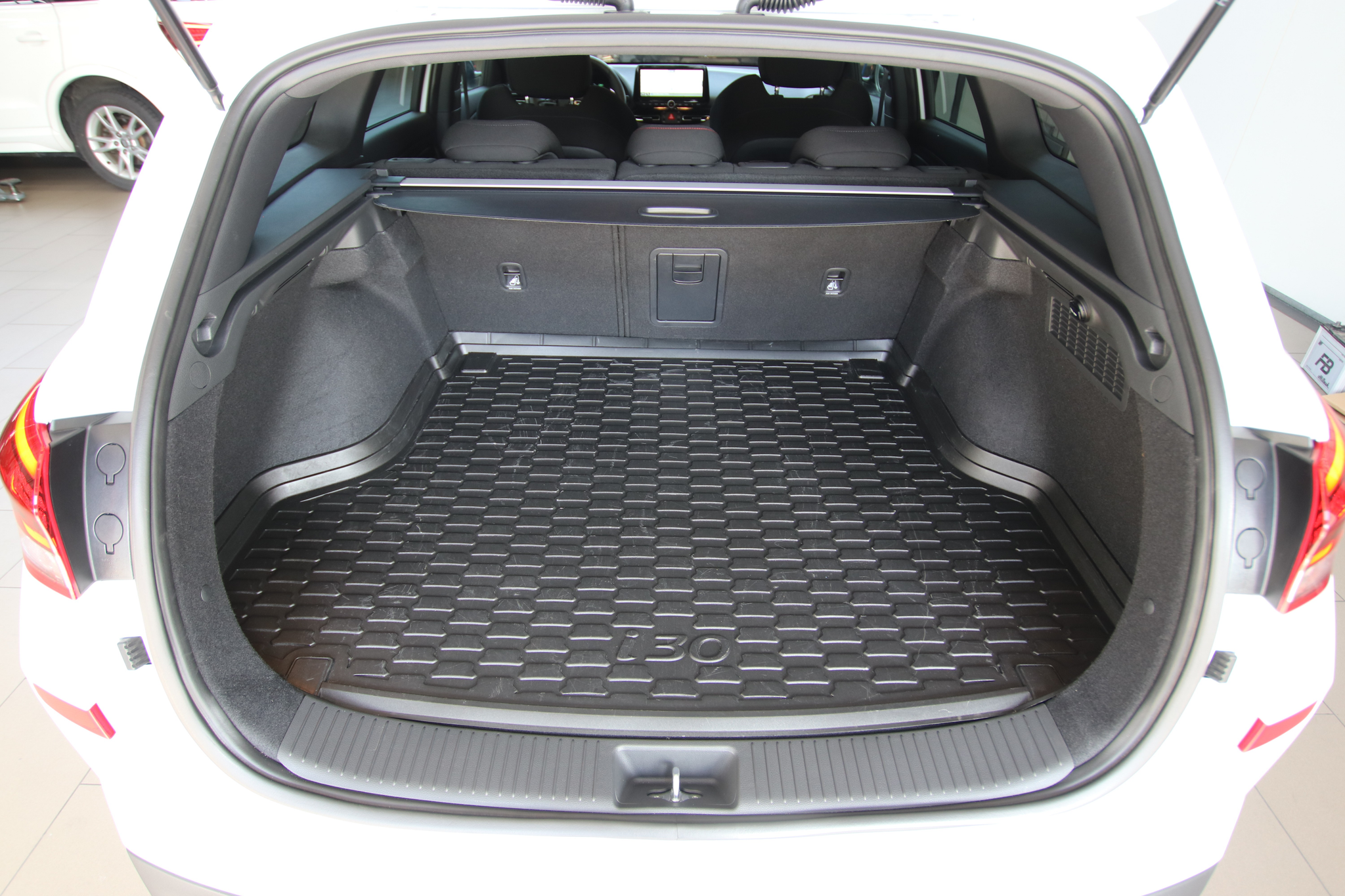 listing desktop thumbnail image 14