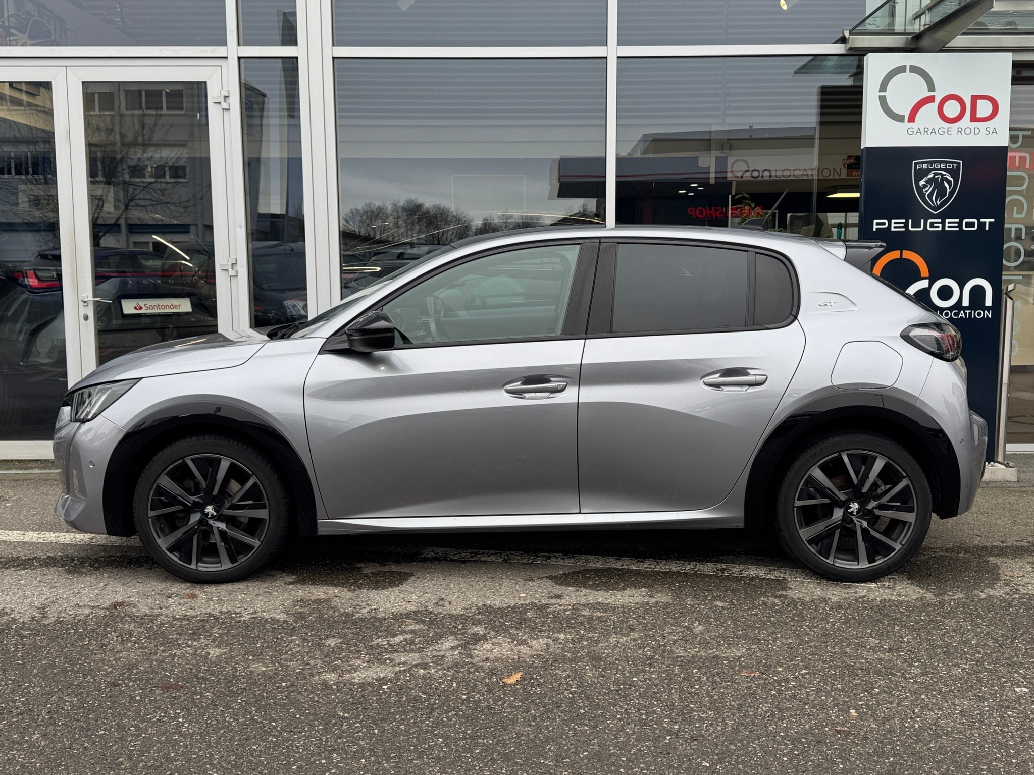 listing desktop thumbnail image 3