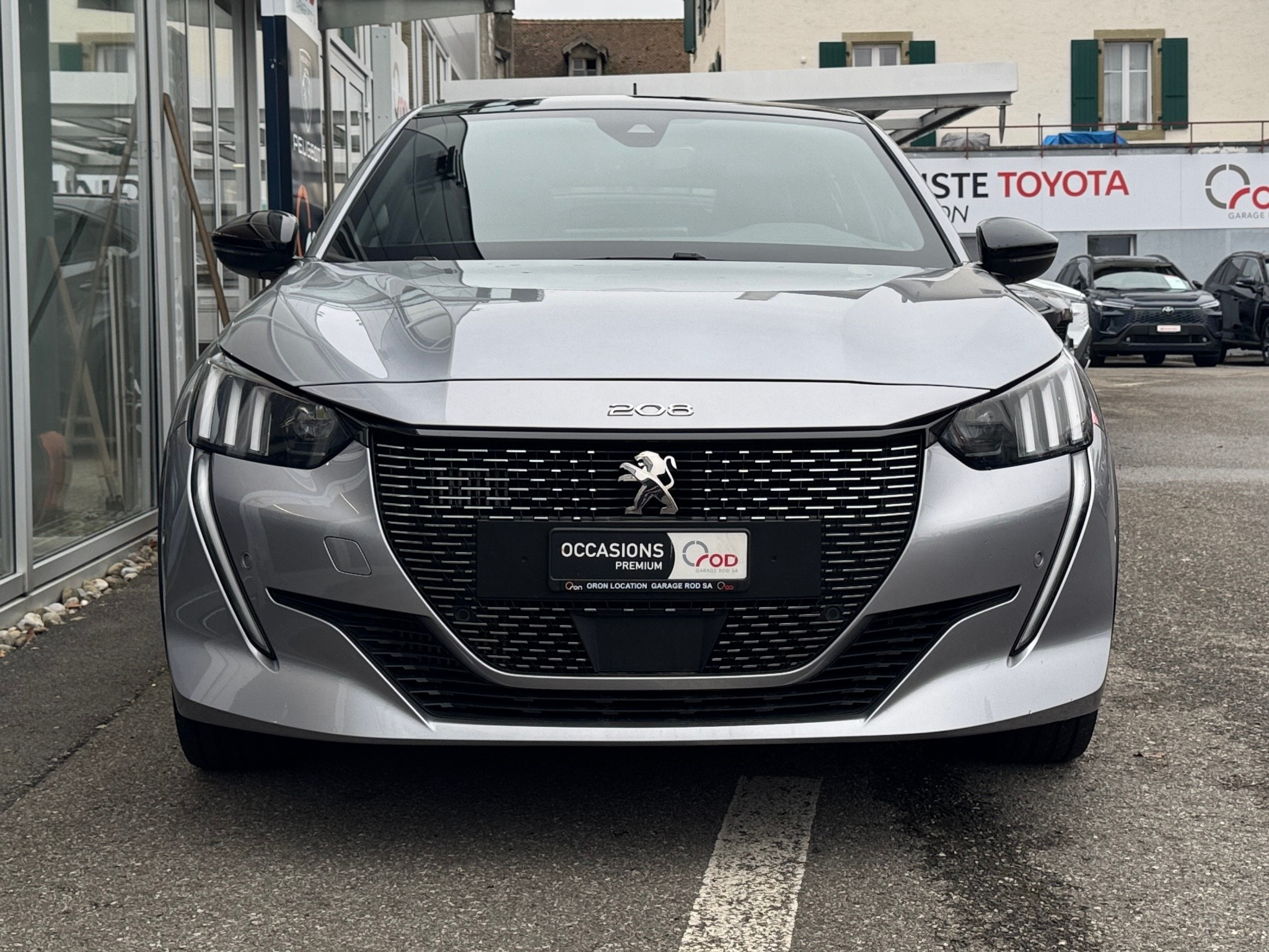 listing desktop thumbnail image 2