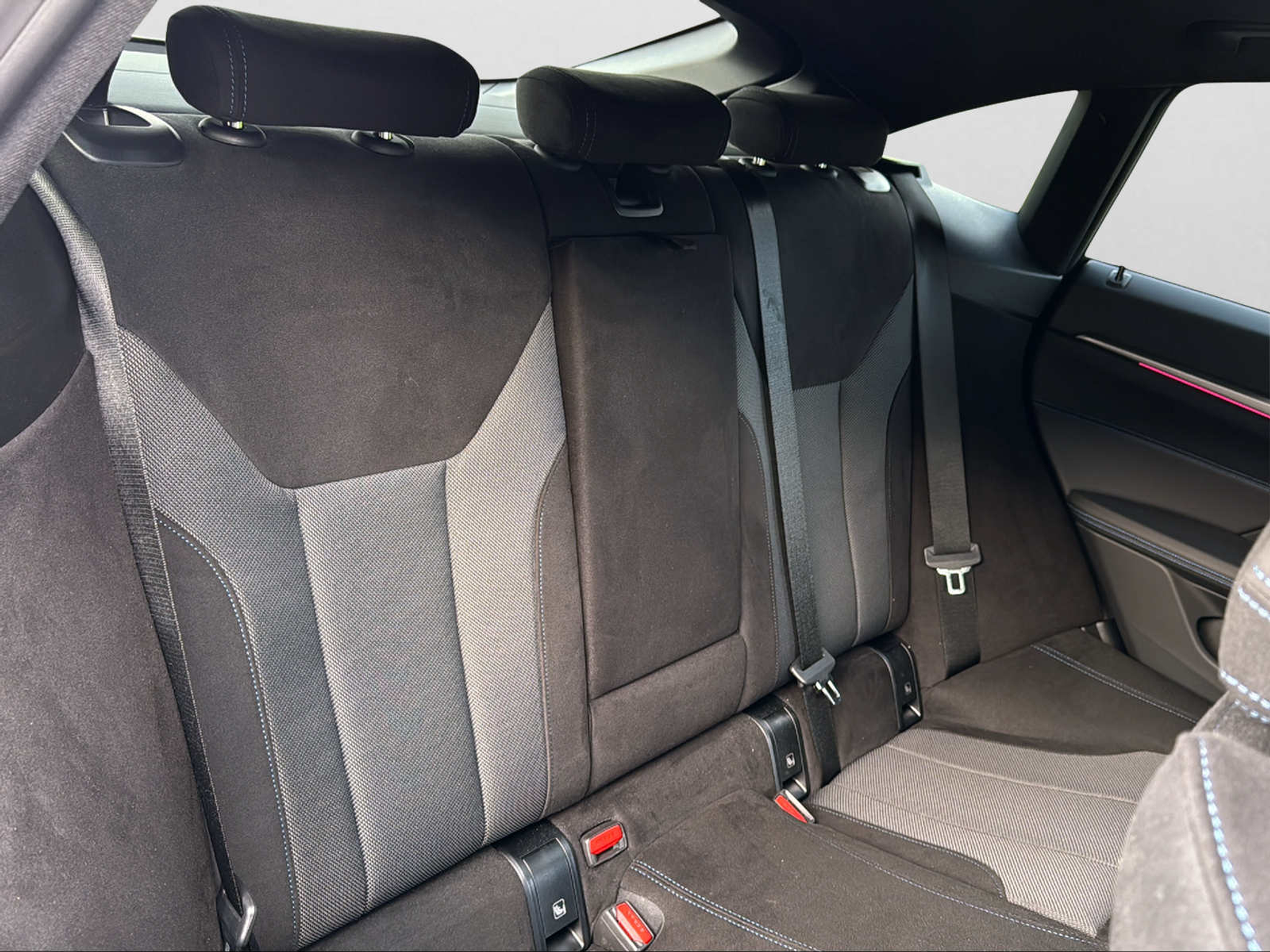 listing desktop thumbnail image 14