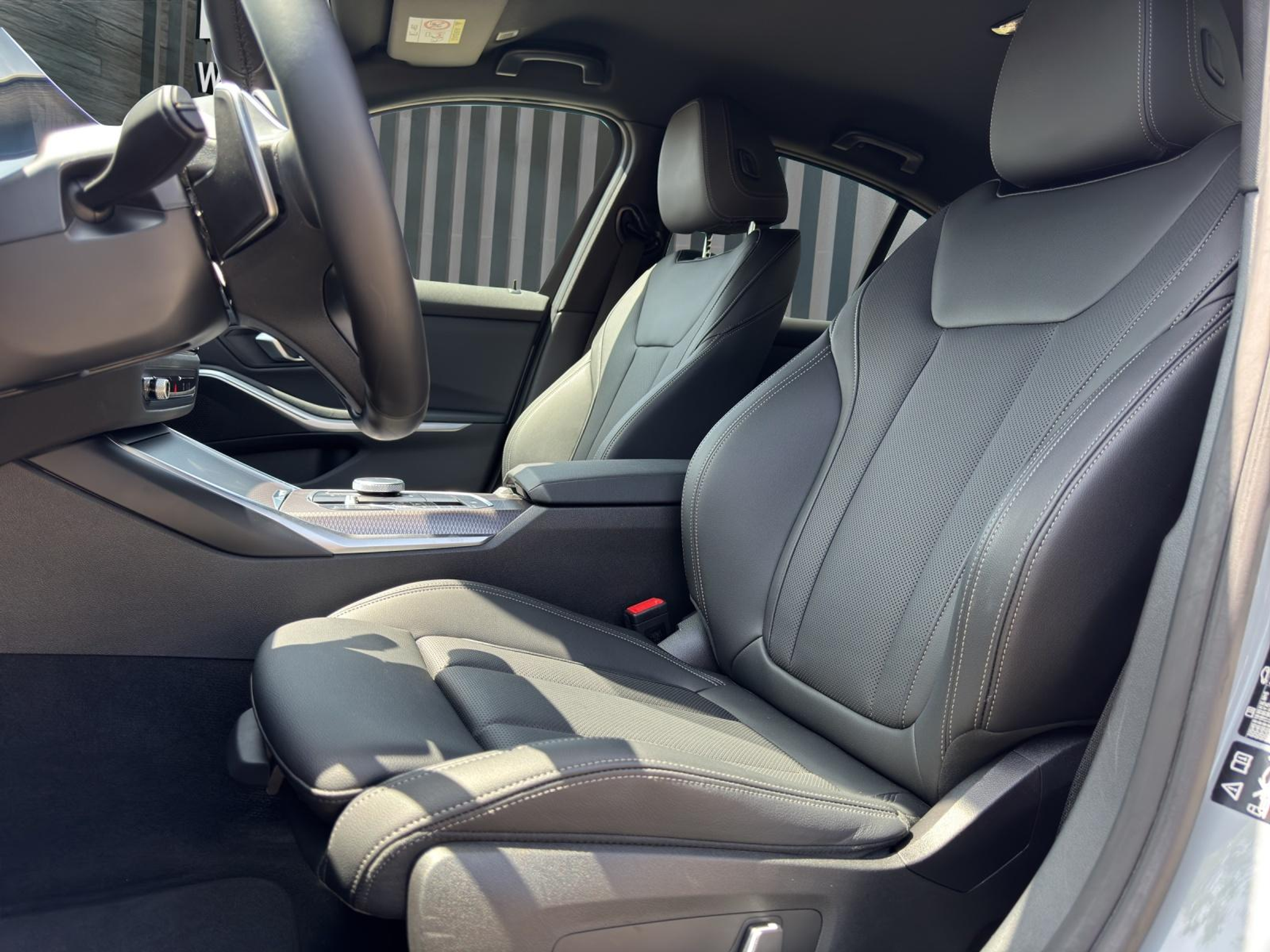 listing desktop thumbnail image 15