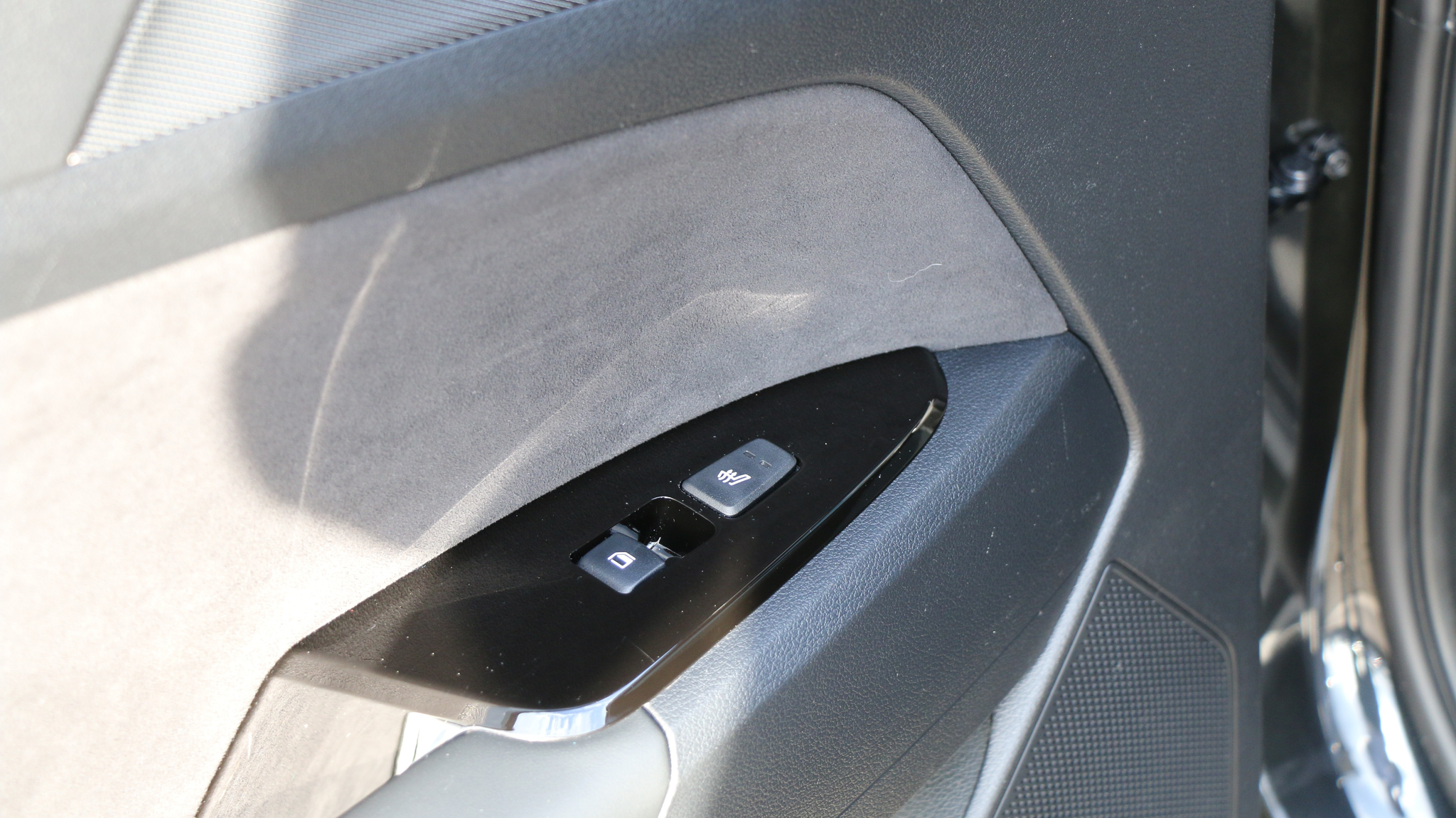 listing desktop thumbnail image 33